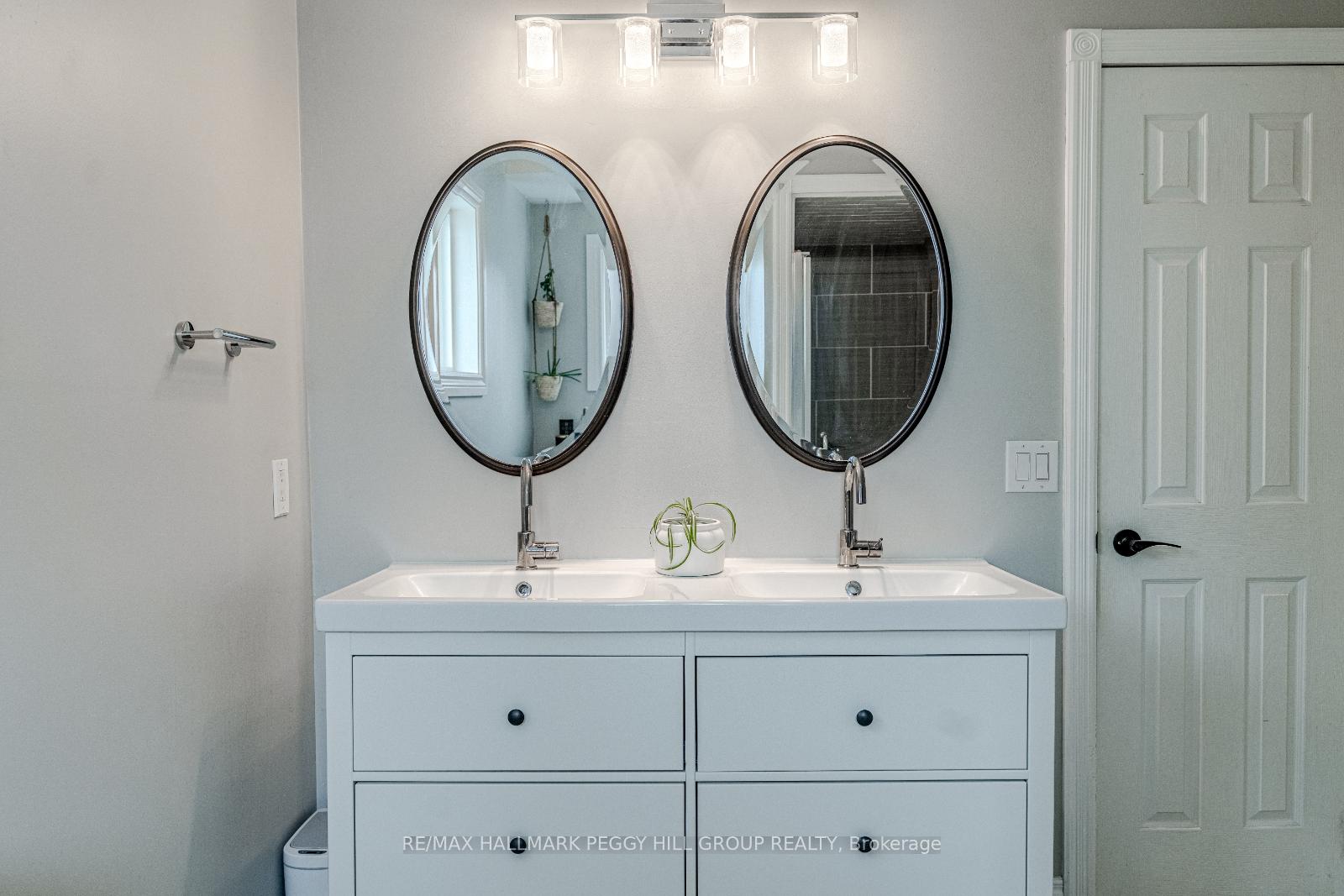 Photo 10 of 70 Girdwood Drive, Barrie, Holly — HOMEH
