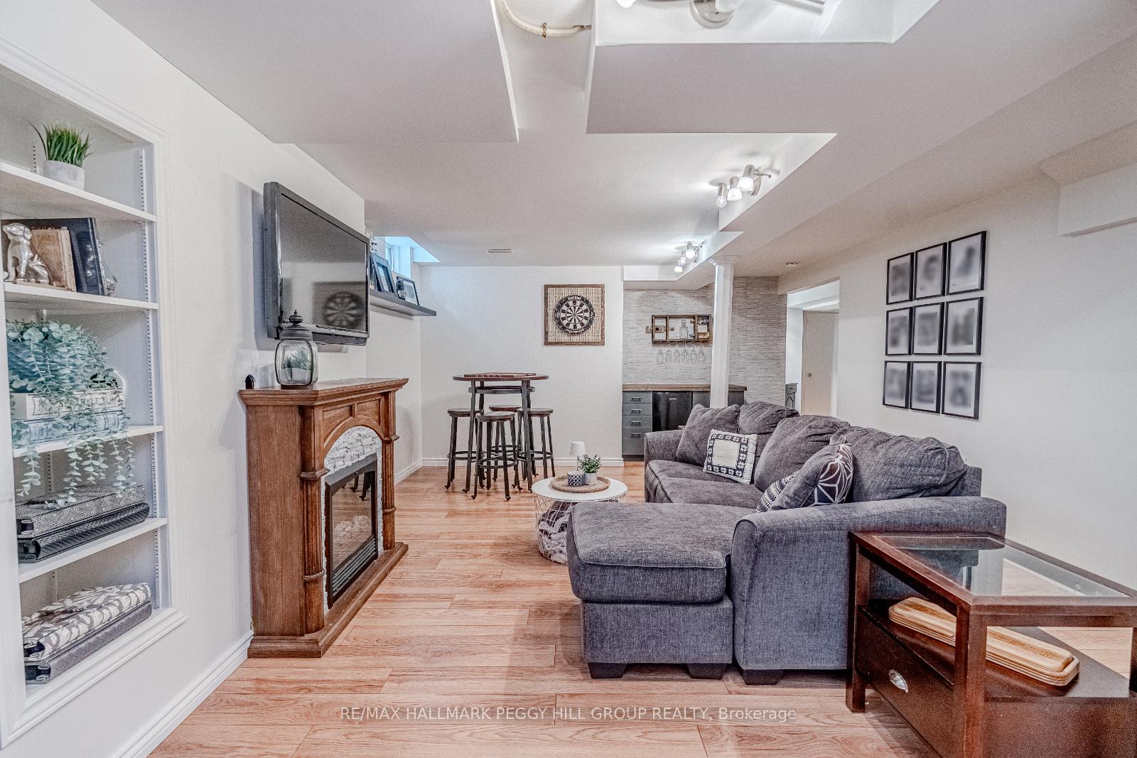 Photo 16 of 70 Girdwood Drive, Barrie, Holly — HOMEH