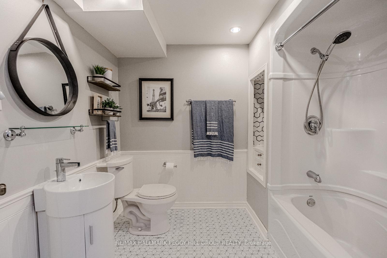 Photo 18 of 70 Girdwood Drive, Barrie, Holly — HOMEH