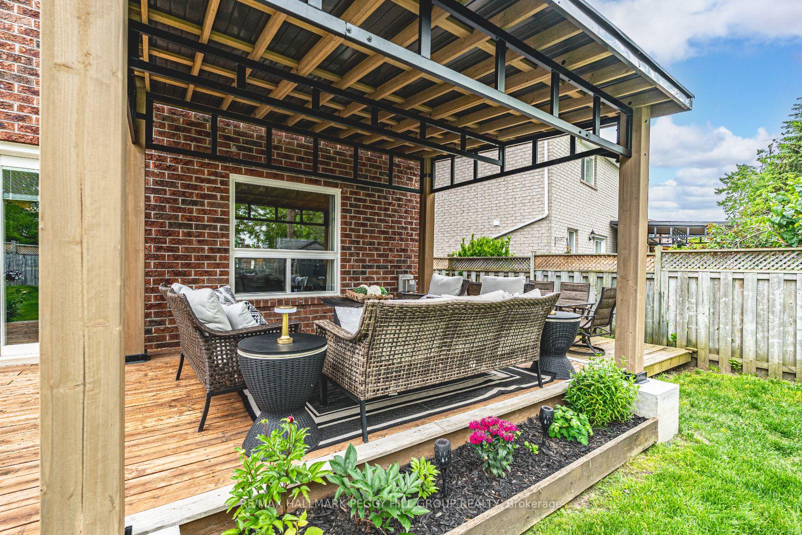 Photo 22 of 70 Girdwood Drive, Barrie, Holly — HOMEH
