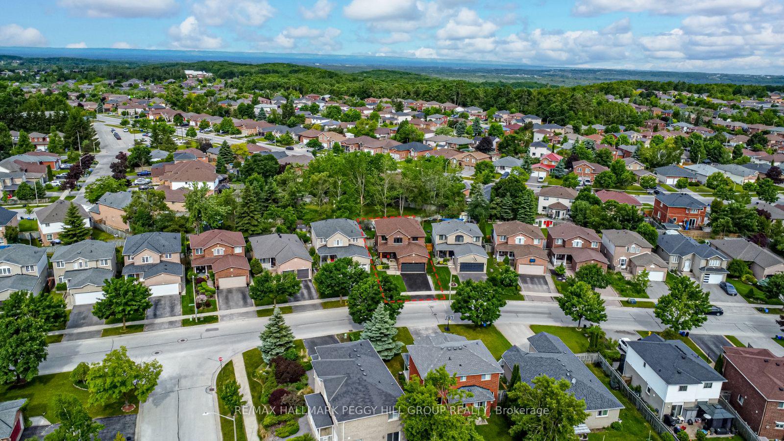 Photo 26 of 70 Girdwood Drive, Barrie, Holly — HOMEH