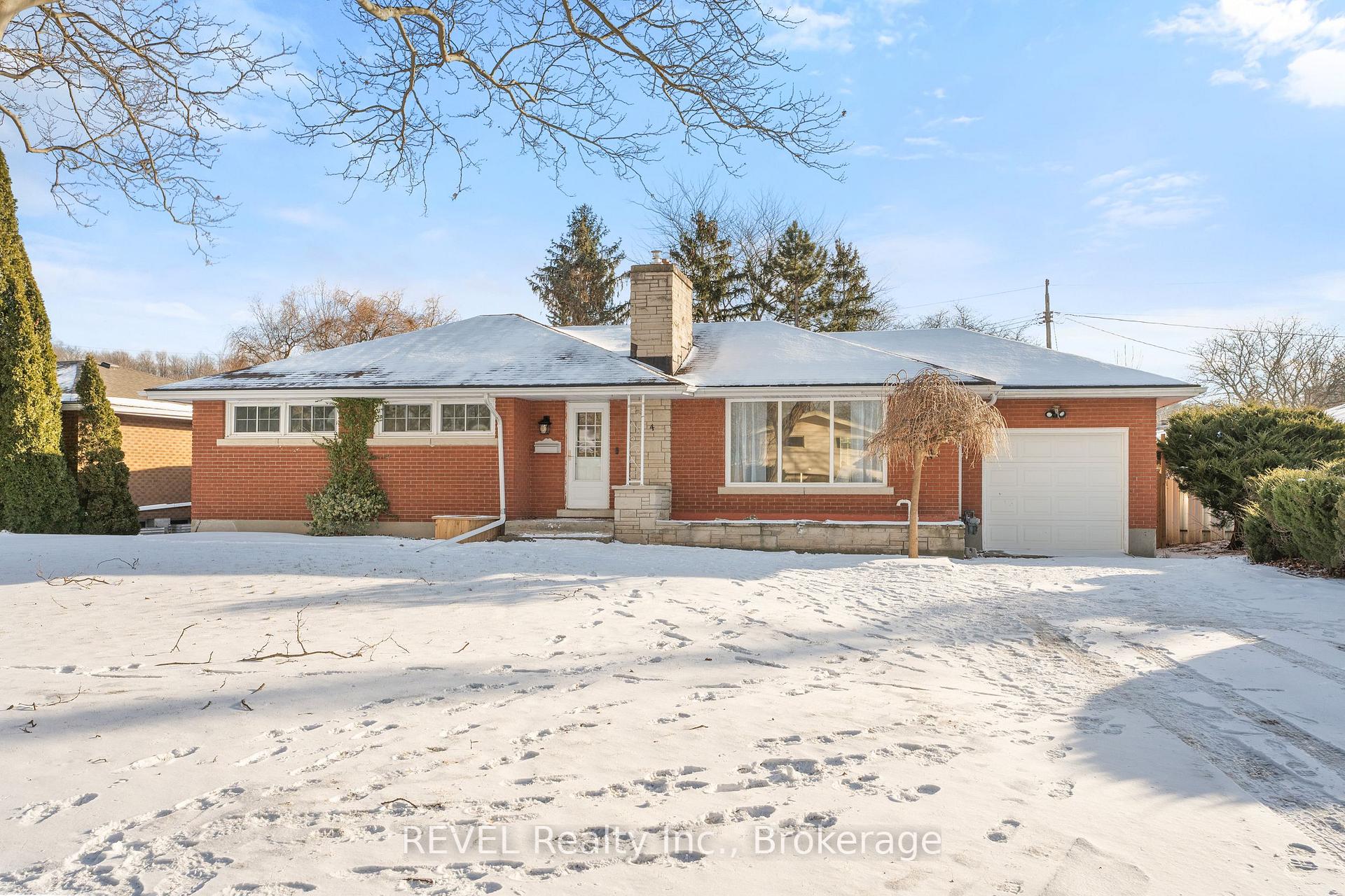 Photo 1 of 4 Lochinvar Drive, St. Catharines, Glendale/Glenridge — HOMEH