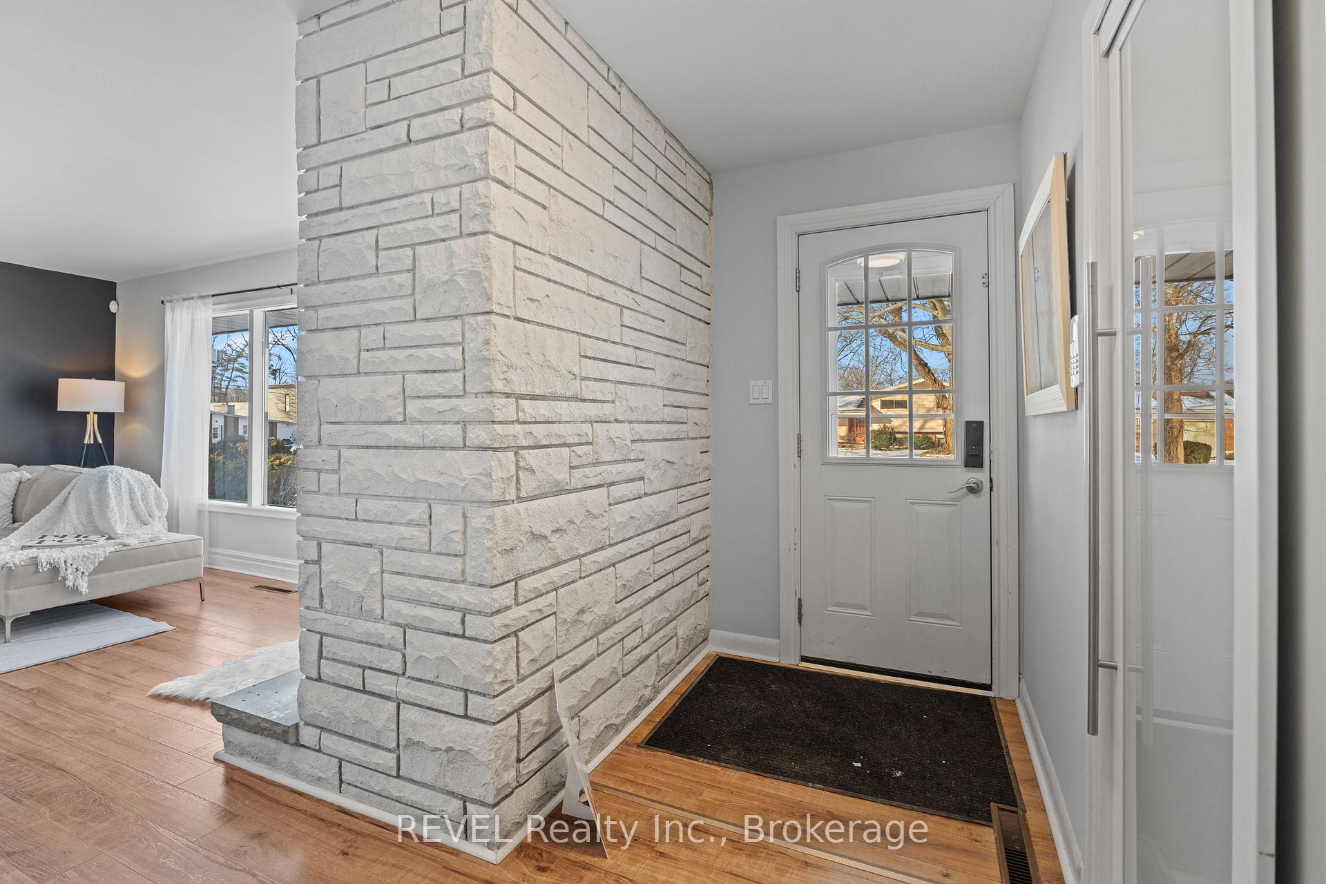 Photo 4 of 4 Lochinvar Drive, St. Catharines, Glendale/Glenridge — HOMEH