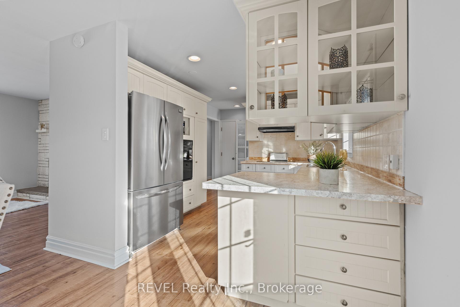 Photo 10 of 4 Lochinvar Drive, St. Catharines, Glendale/Glenridge — HOMEH
