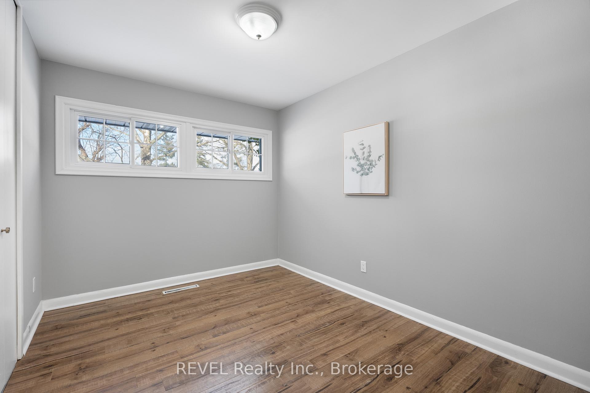 Photo 16 of 4 Lochinvar Drive, St. Catharines, Glendale/Glenridge — HOMEH