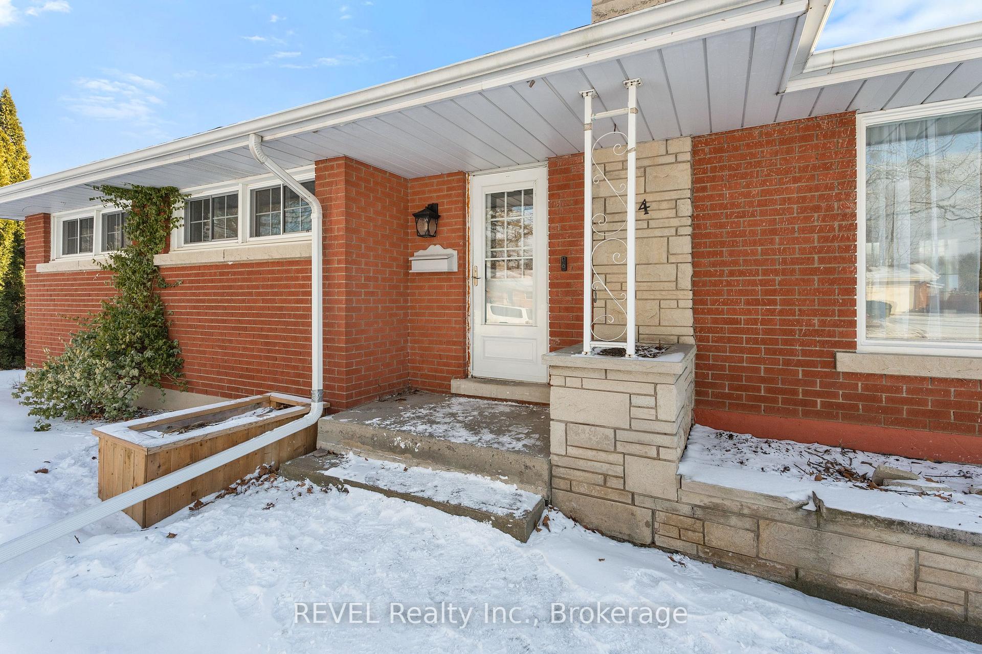 Photo 34 of 4 Lochinvar Drive, St. Catharines, Glendale/Glenridge — HOMEH