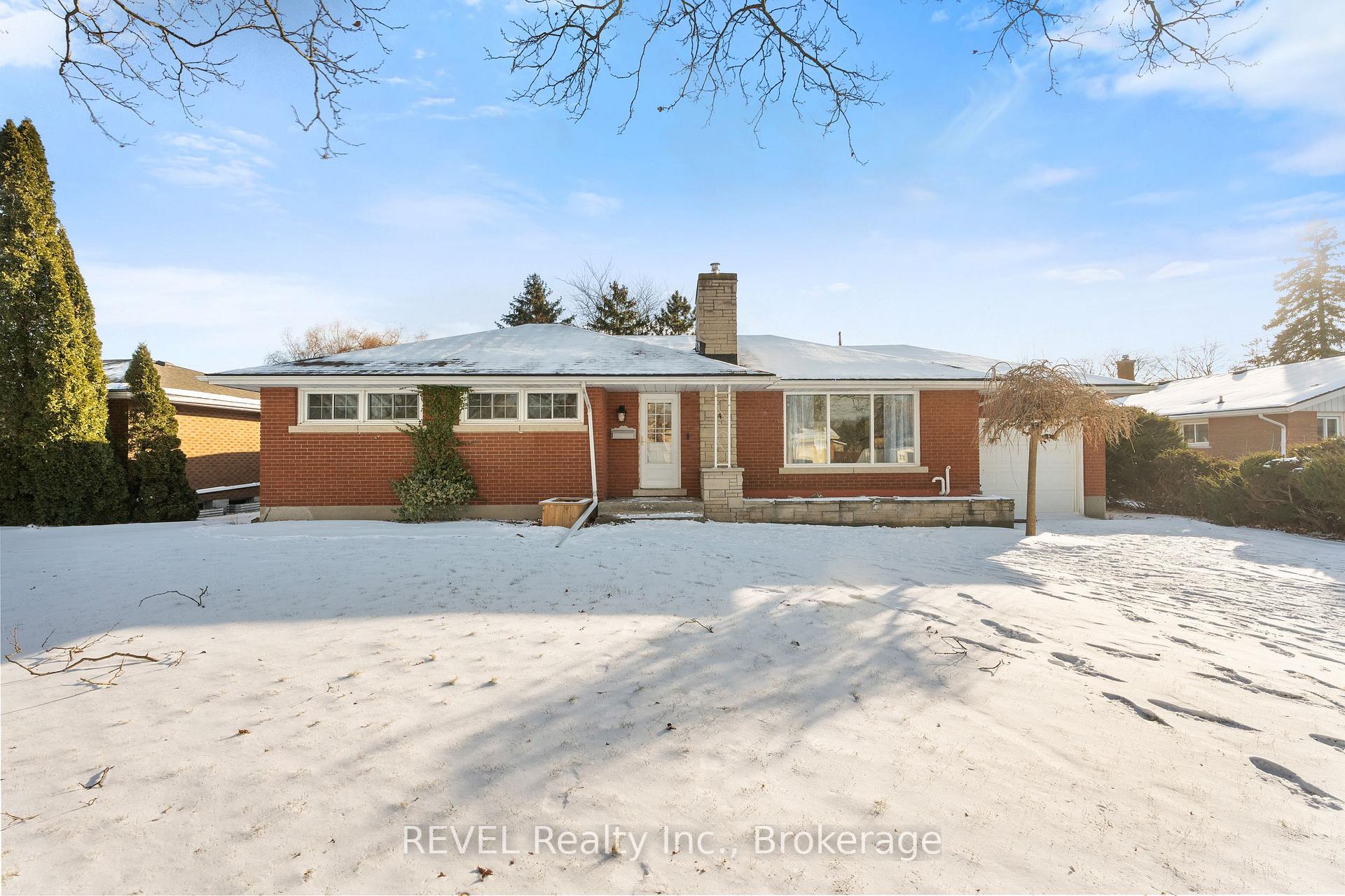 Photo 36 of 4 Lochinvar Drive, St. Catharines, Glendale/Glenridge — HOMEH