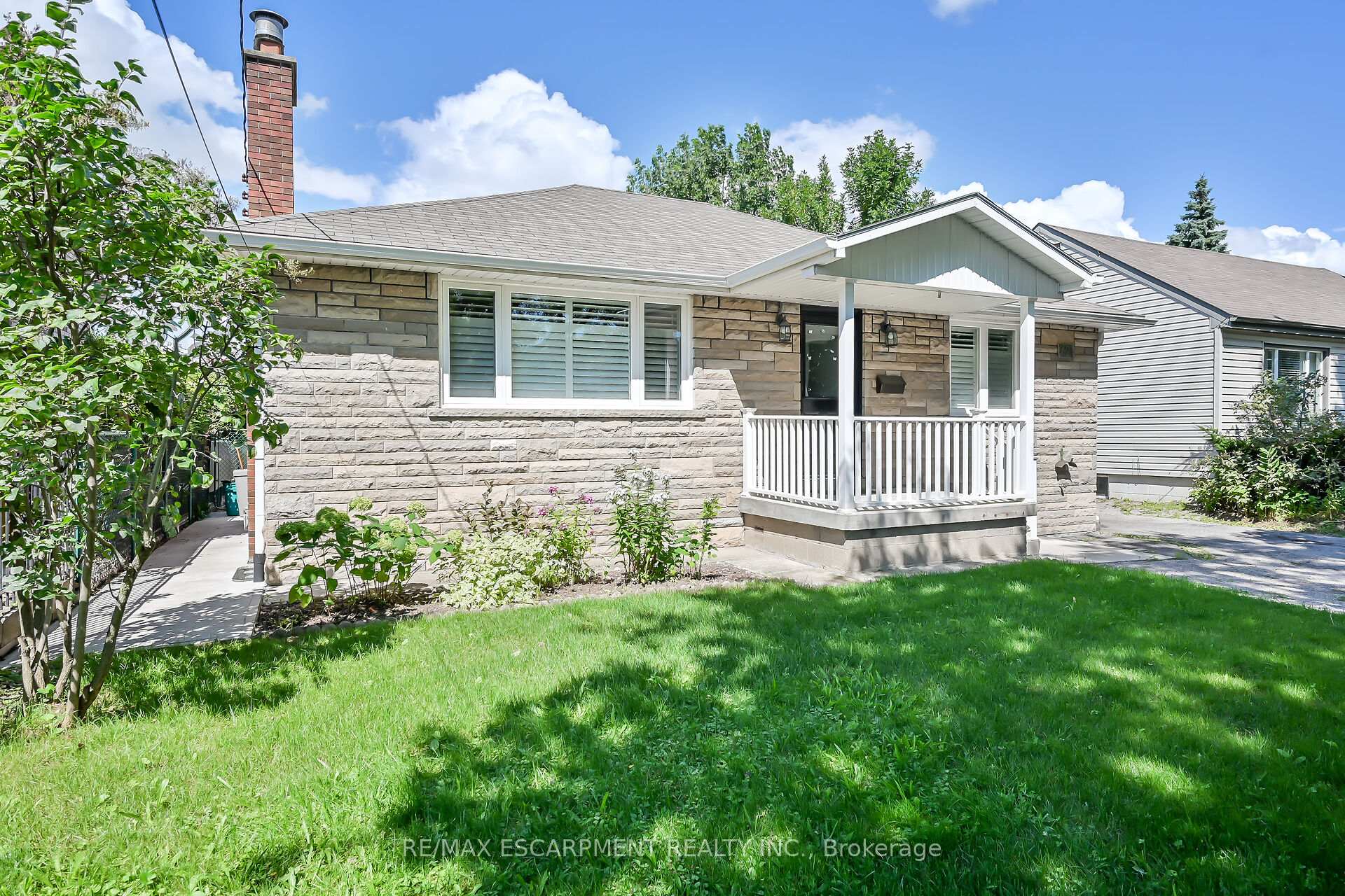Photo 4 of 221 Gray Road, Hamilton, Stoney Creek — HOMEH