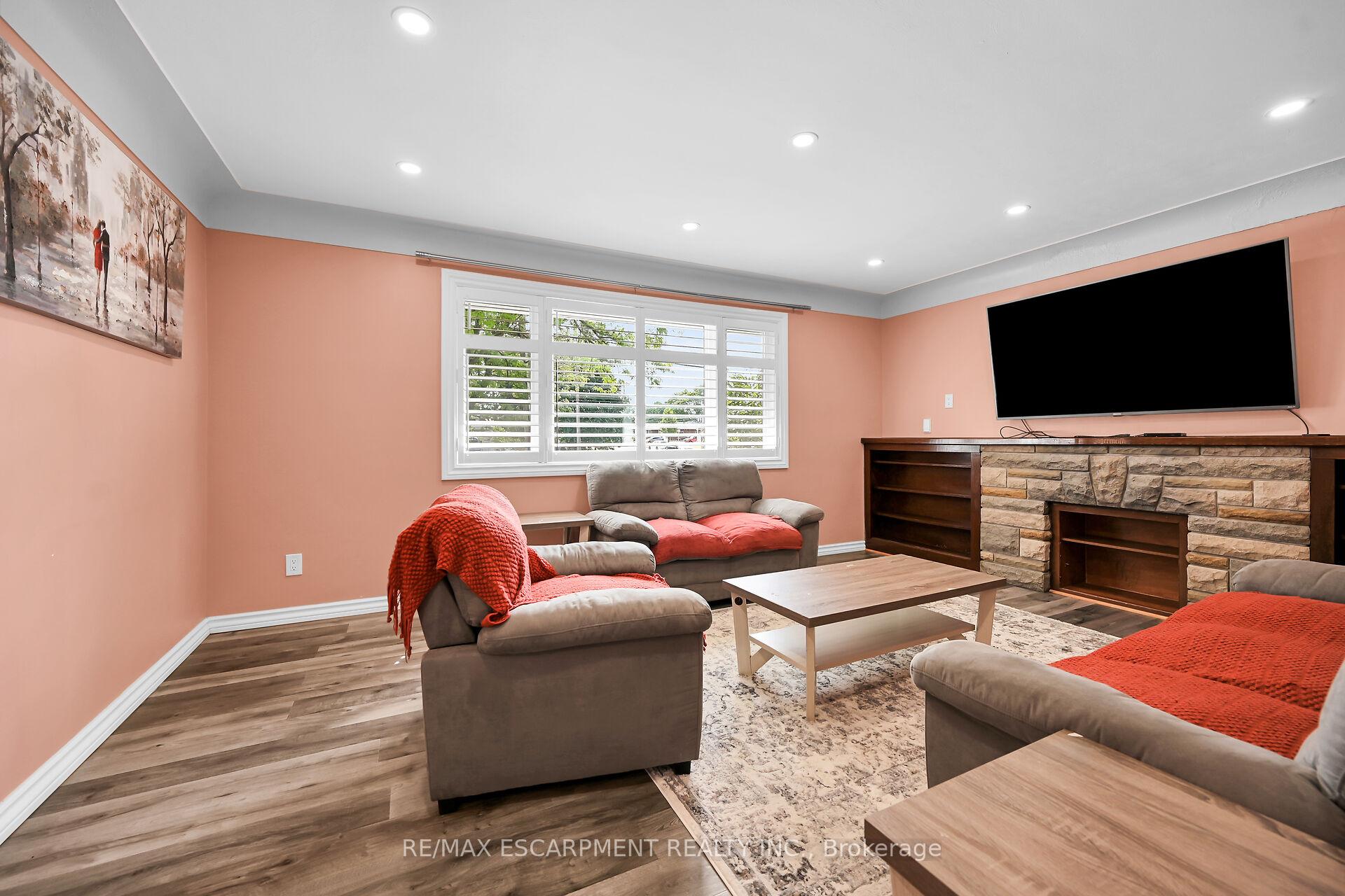 Photo 7 of 221 Gray Road, Hamilton, Stoney Creek — HOMEH