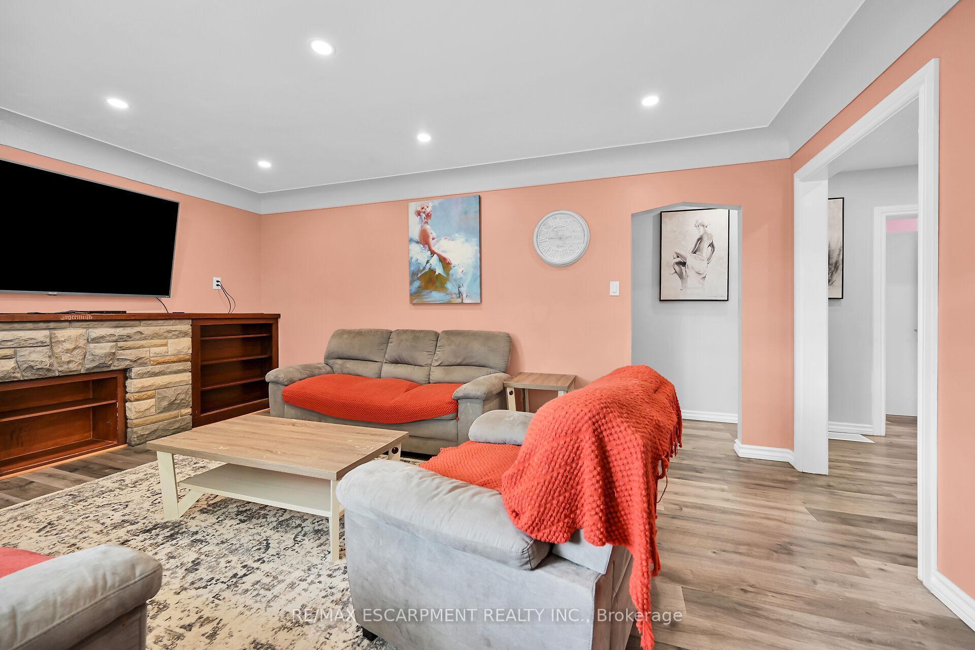 Photo 11 of 221 Gray Road, Hamilton, Stoney Creek — HOMEH