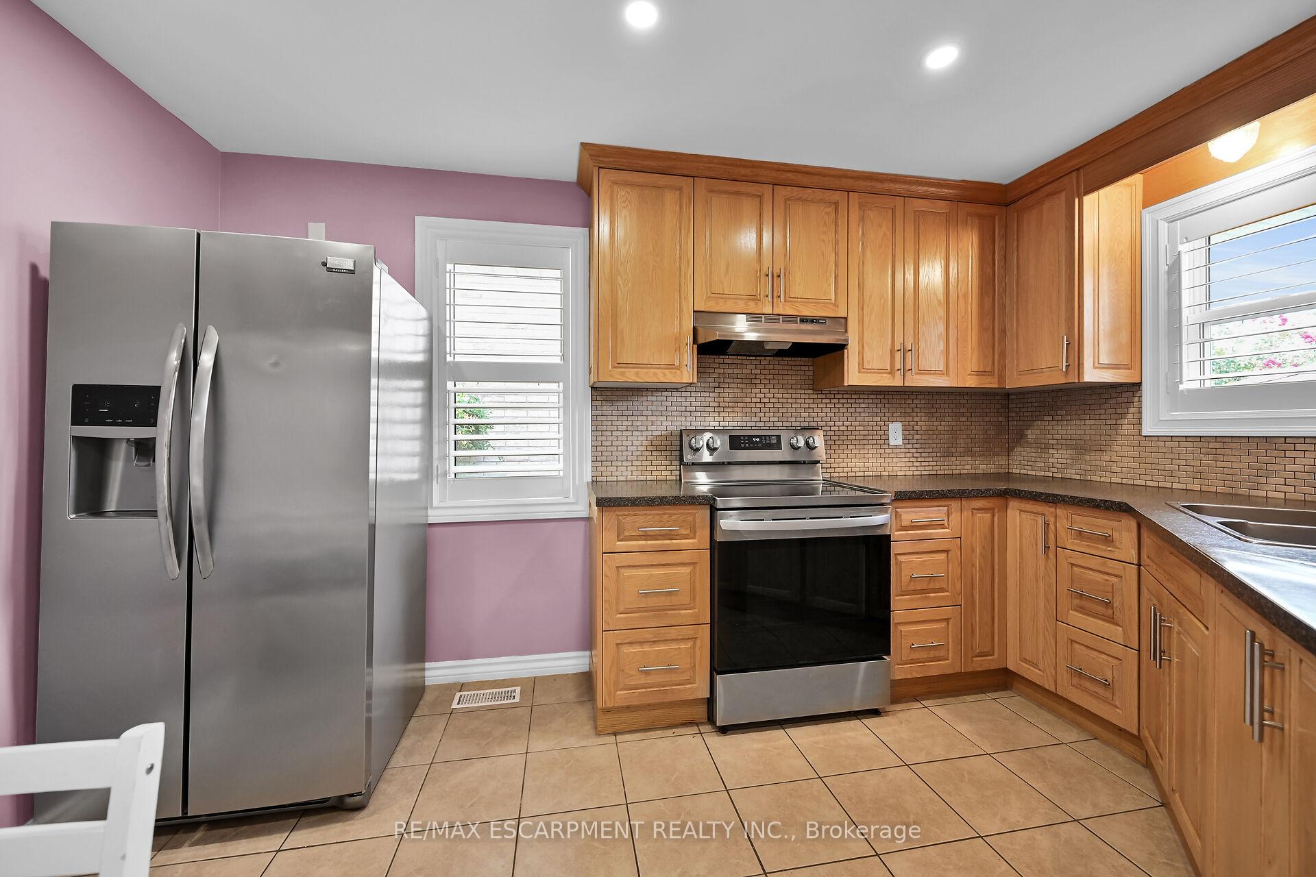 Photo 14 of 221 Gray Road, Hamilton, Stoney Creek — HOMEH