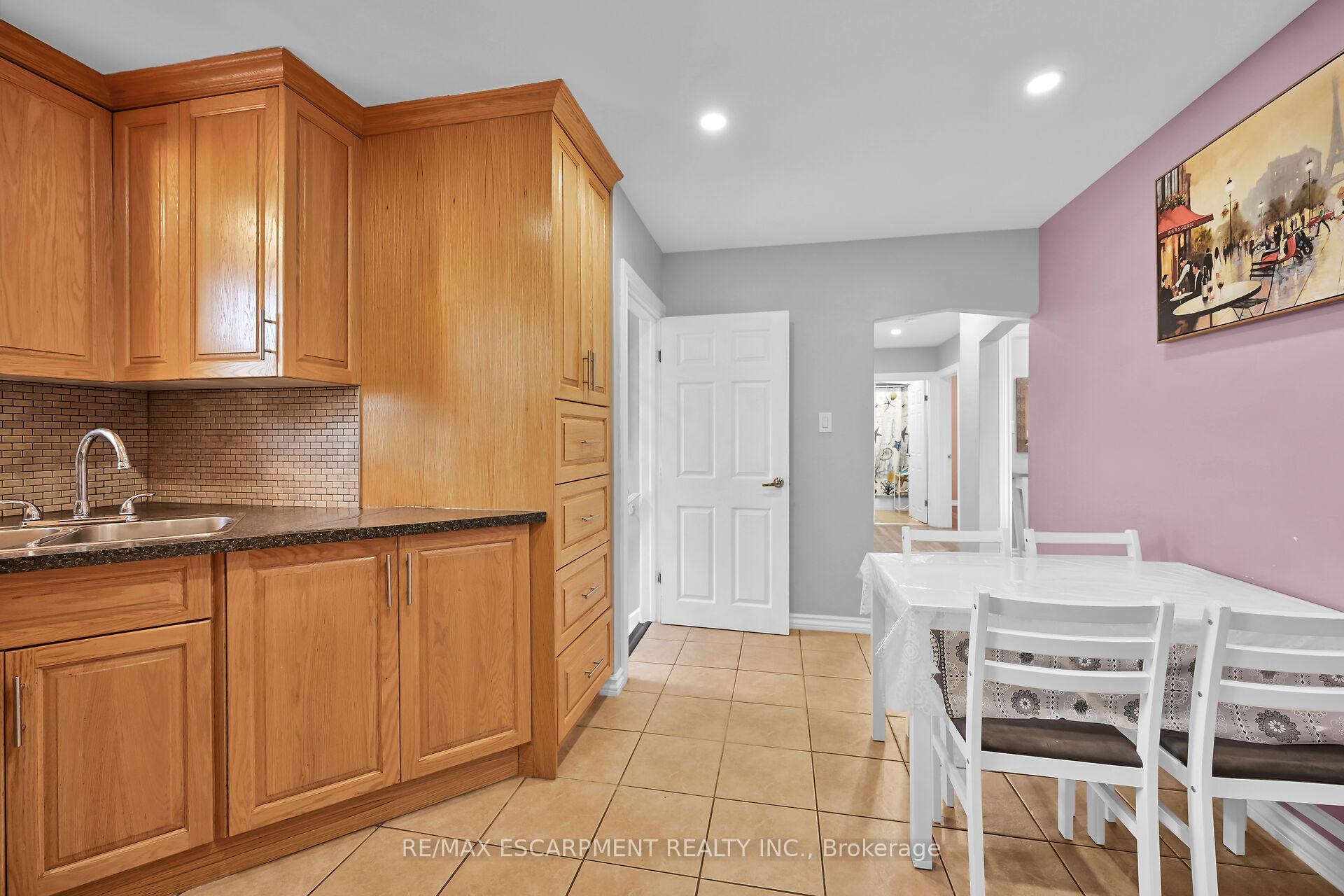 Photo 16 of 221 Gray Road, Hamilton, Stoney Creek — HOMEH