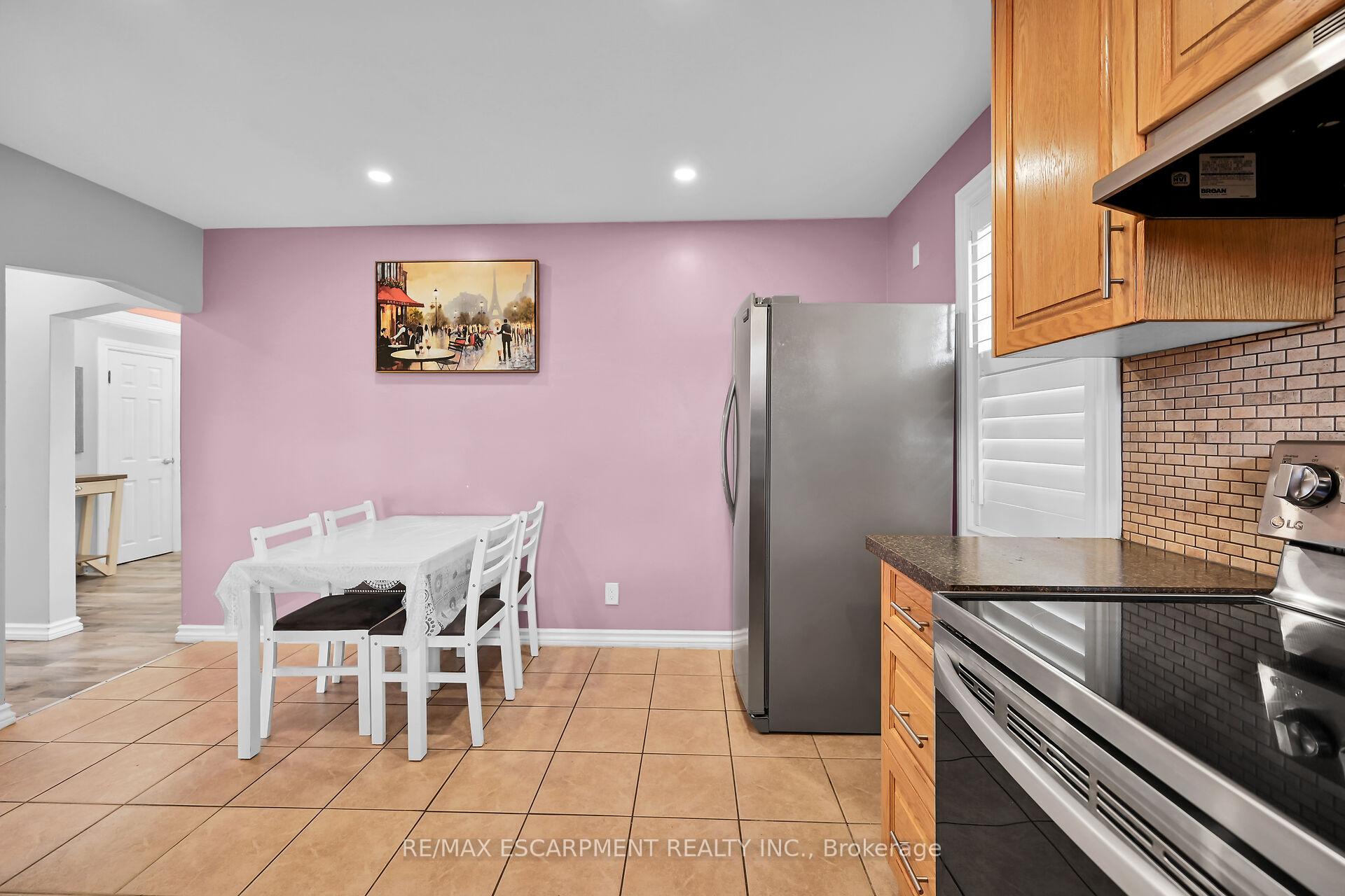 Photo 17 of 221 Gray Road, Hamilton, Stoney Creek — HOMEH