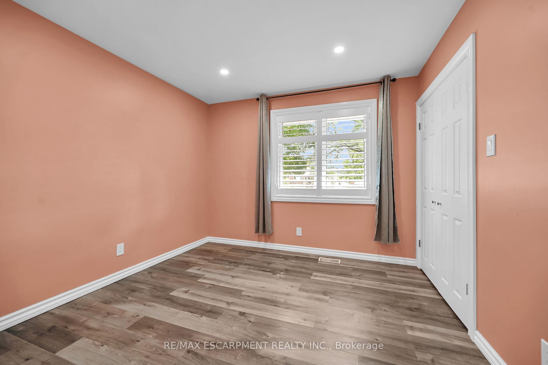 Photo 19 of 221 Gray Road, Hamilton, Stoney Creek — HOMEH