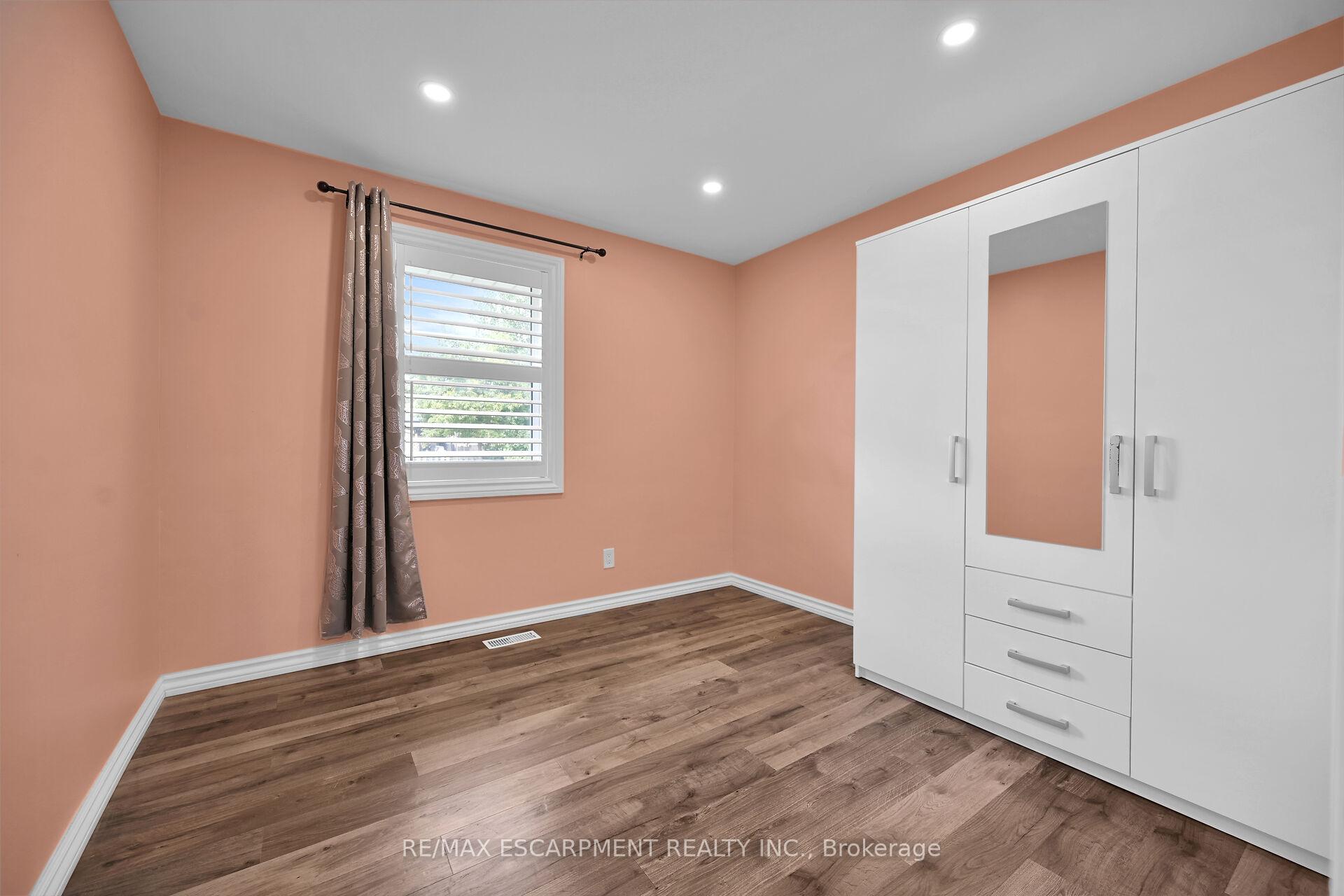 Photo 20 of 221 Gray Road, Hamilton, Stoney Creek — HOMEH