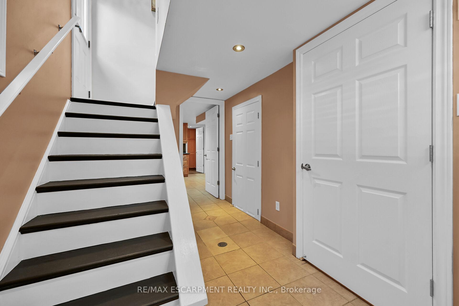 Photo 26 of 221 Gray Road, Hamilton, Stoney Creek — HOMEH