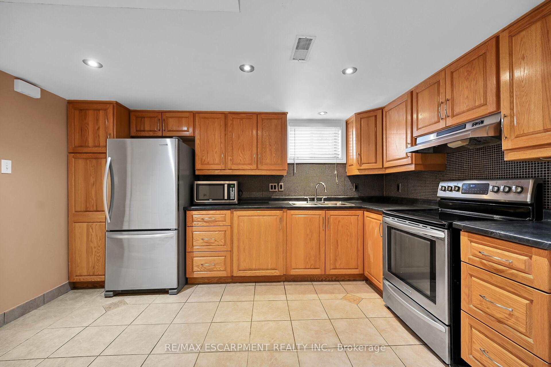 Photo 29 of 221 Gray Road, Hamilton, Stoney Creek — HOMEH