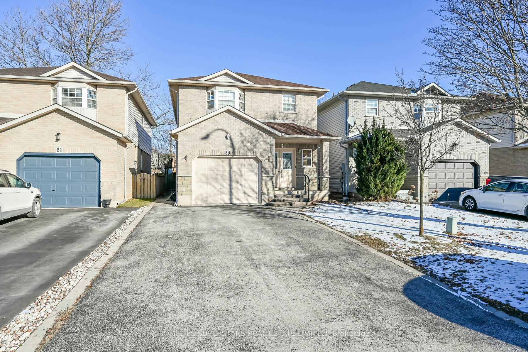 Photo 2 of 59 Kendrick Court, Hamilton, Ancaster — HOMEH