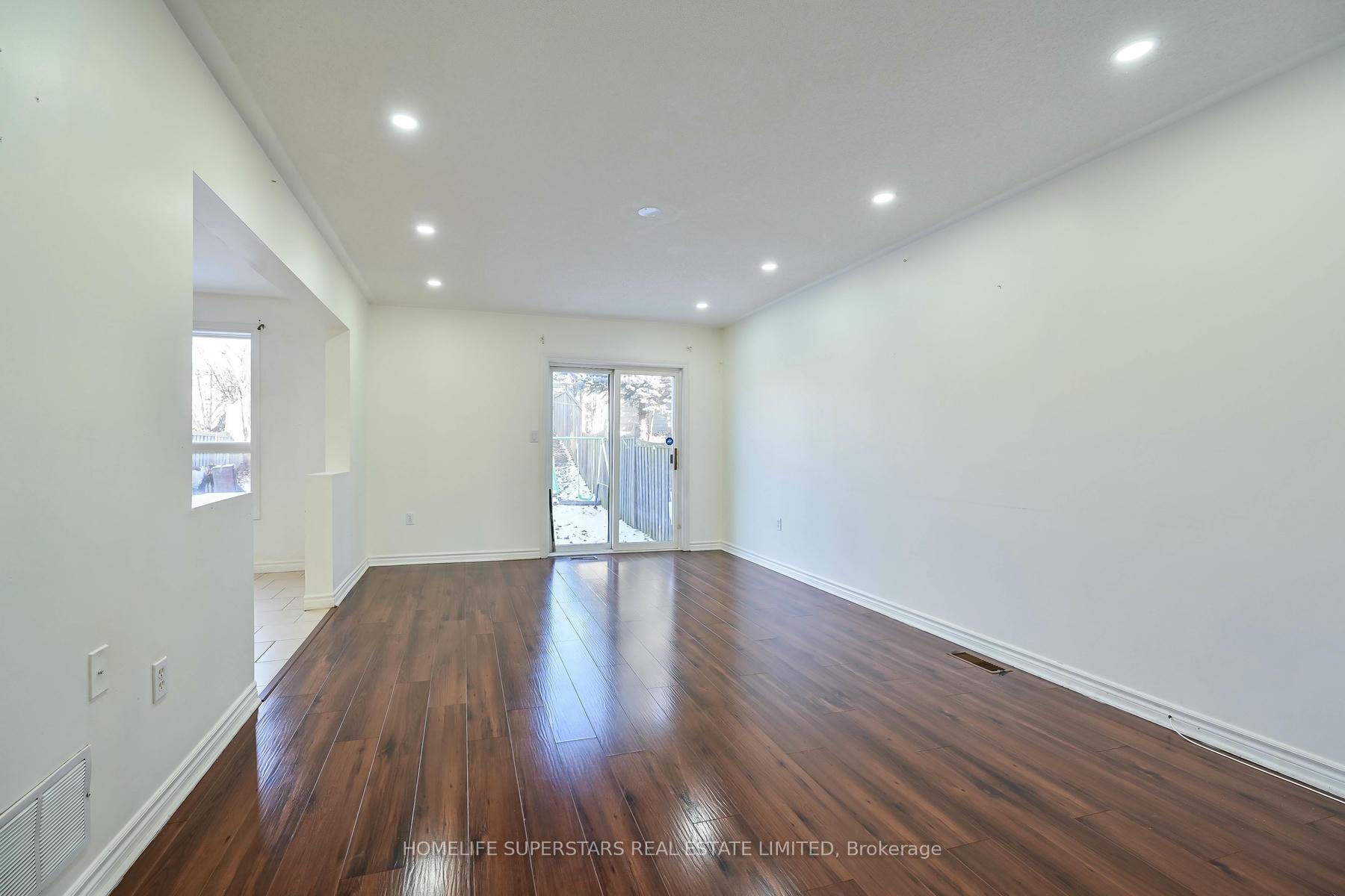 Photo 5 of 59 Kendrick Court, Hamilton, Ancaster — HOMEH