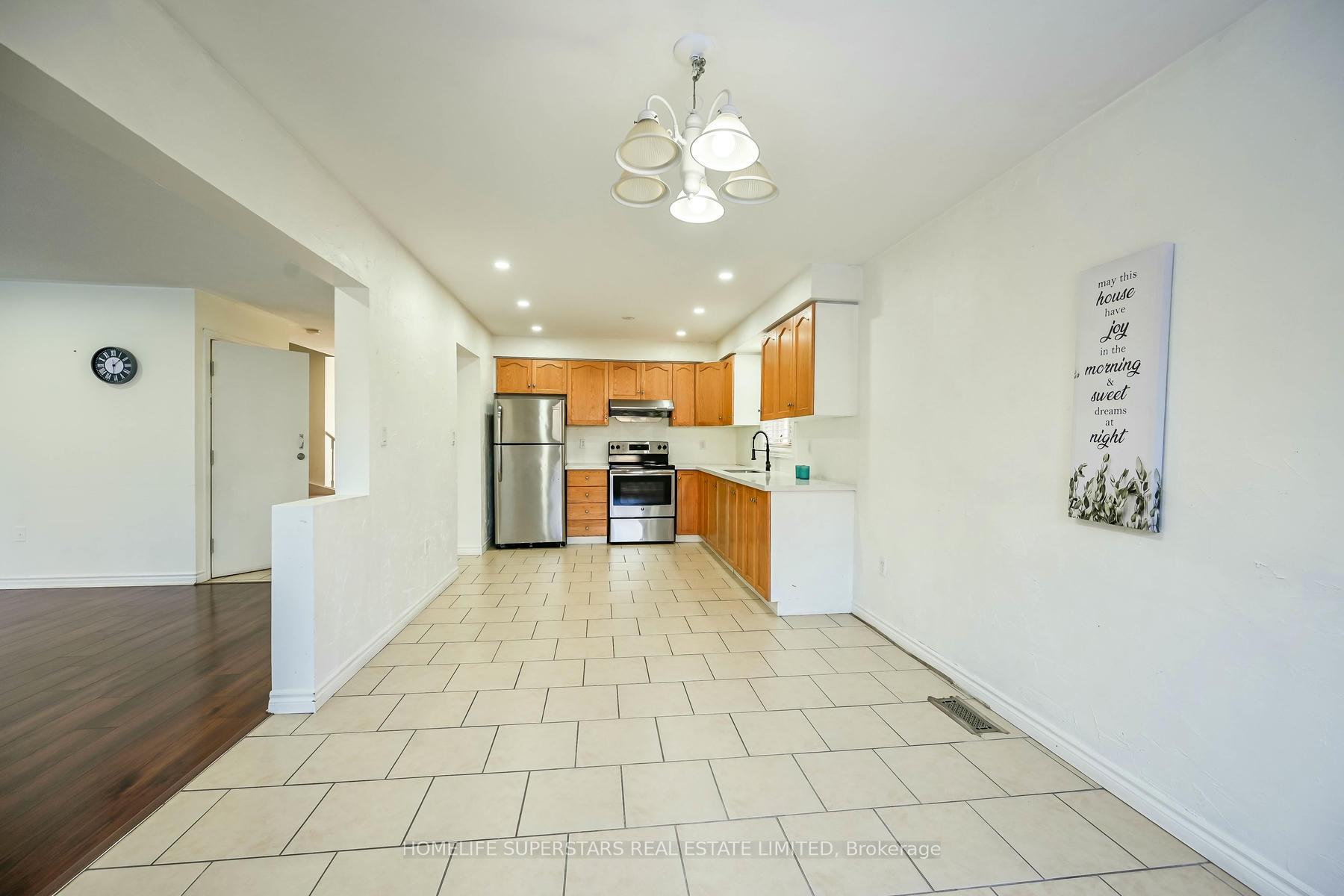 Photo 10 of 59 Kendrick Court, Hamilton, Ancaster — HOMEH