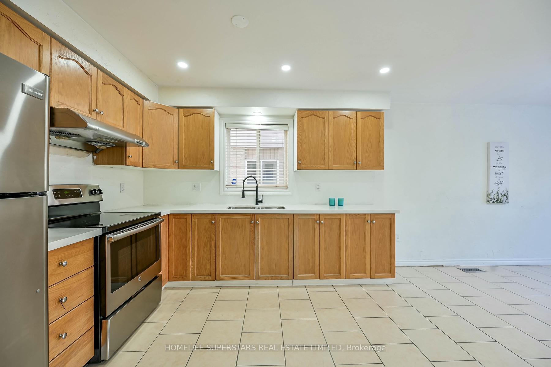 Photo 12 of 59 Kendrick Court, Hamilton, Ancaster — HOMEH