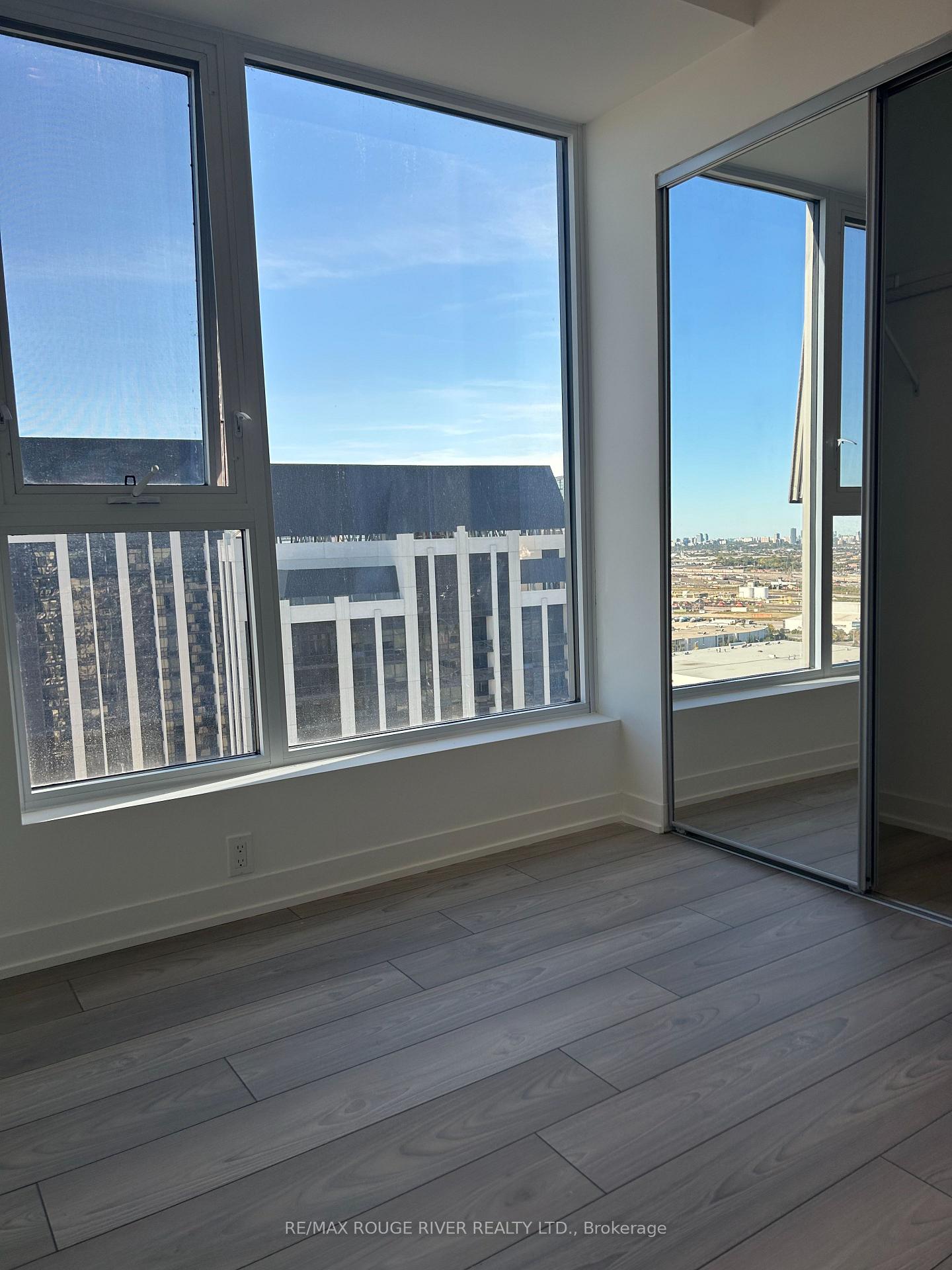 Photo 5 of Unit 2310, 474 Caldari Road, Vaughan, Concord — HOMEH