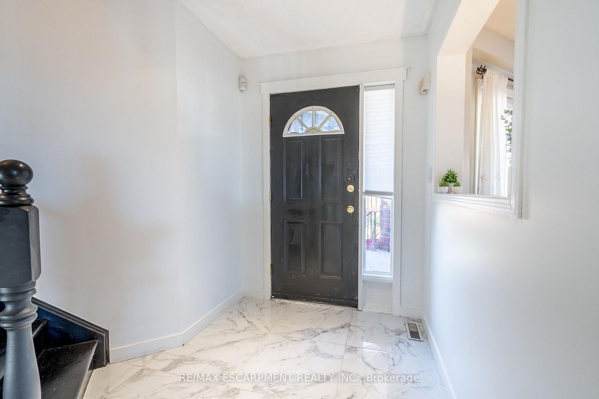 Photo 4 of 138 Beaverbrook Avenue, Hamilton, Broughton — HOMEH