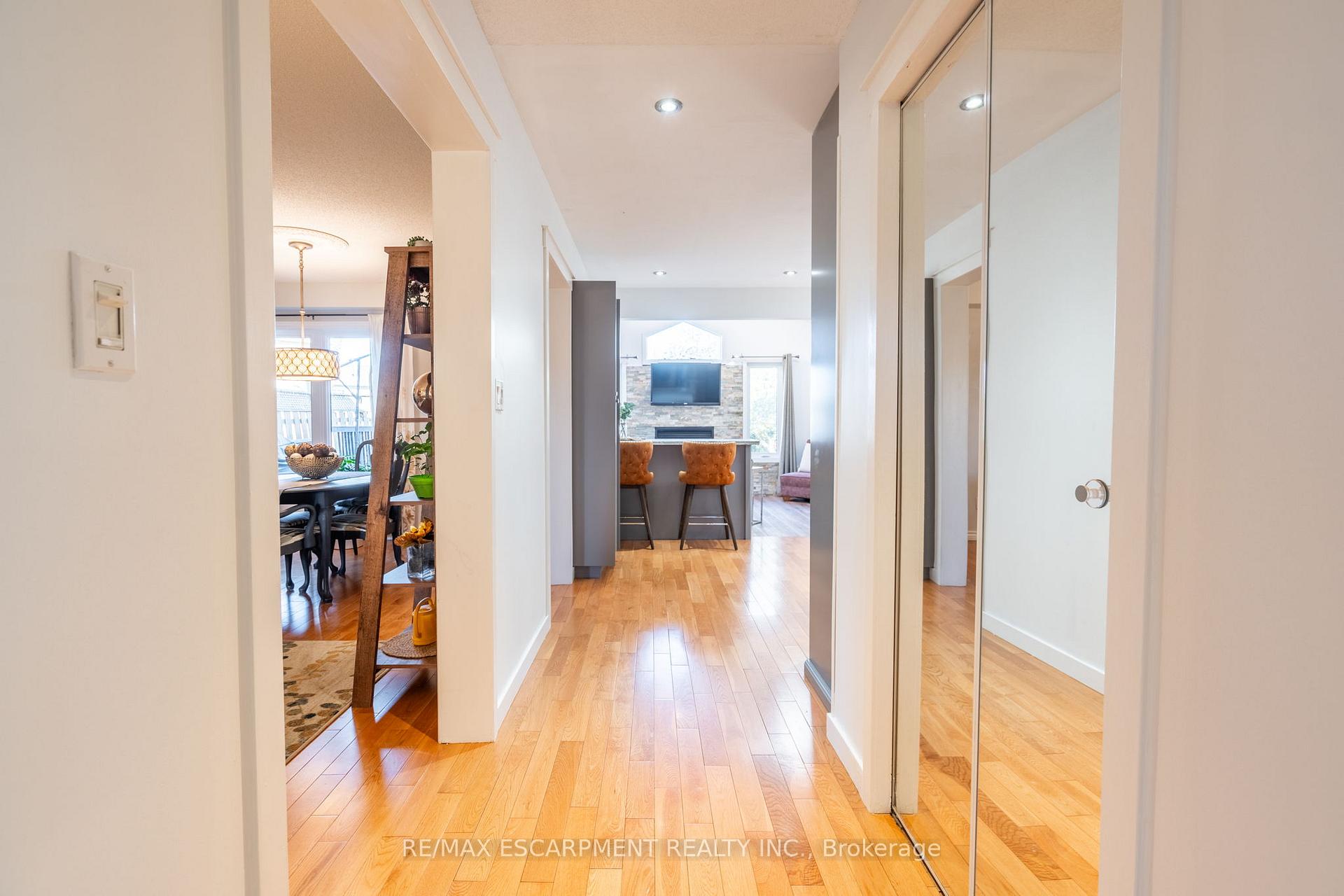 Photo 5 of 138 Beaverbrook Avenue, Hamilton, Broughton — HOMEH
