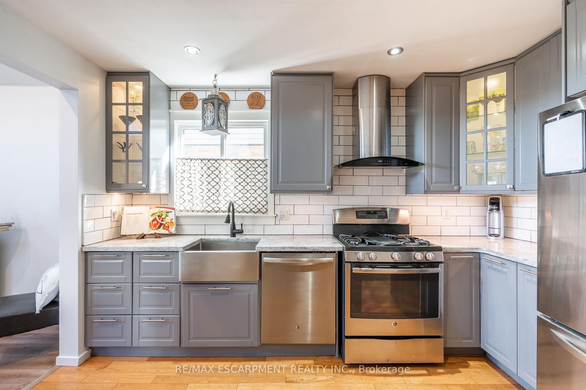 Photo 12 of 138 Beaverbrook Avenue, Hamilton, Broughton — HOMEH