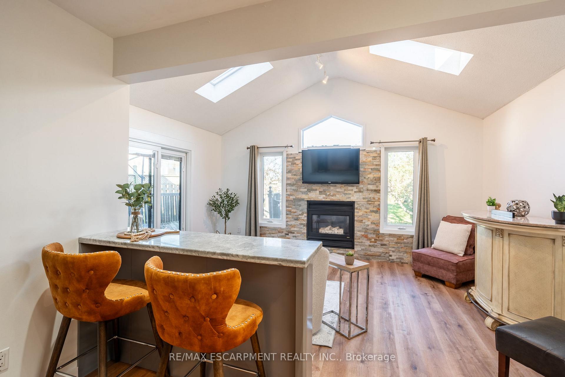 Photo 14 of 138 Beaverbrook Avenue, Hamilton, Broughton — HOMEH