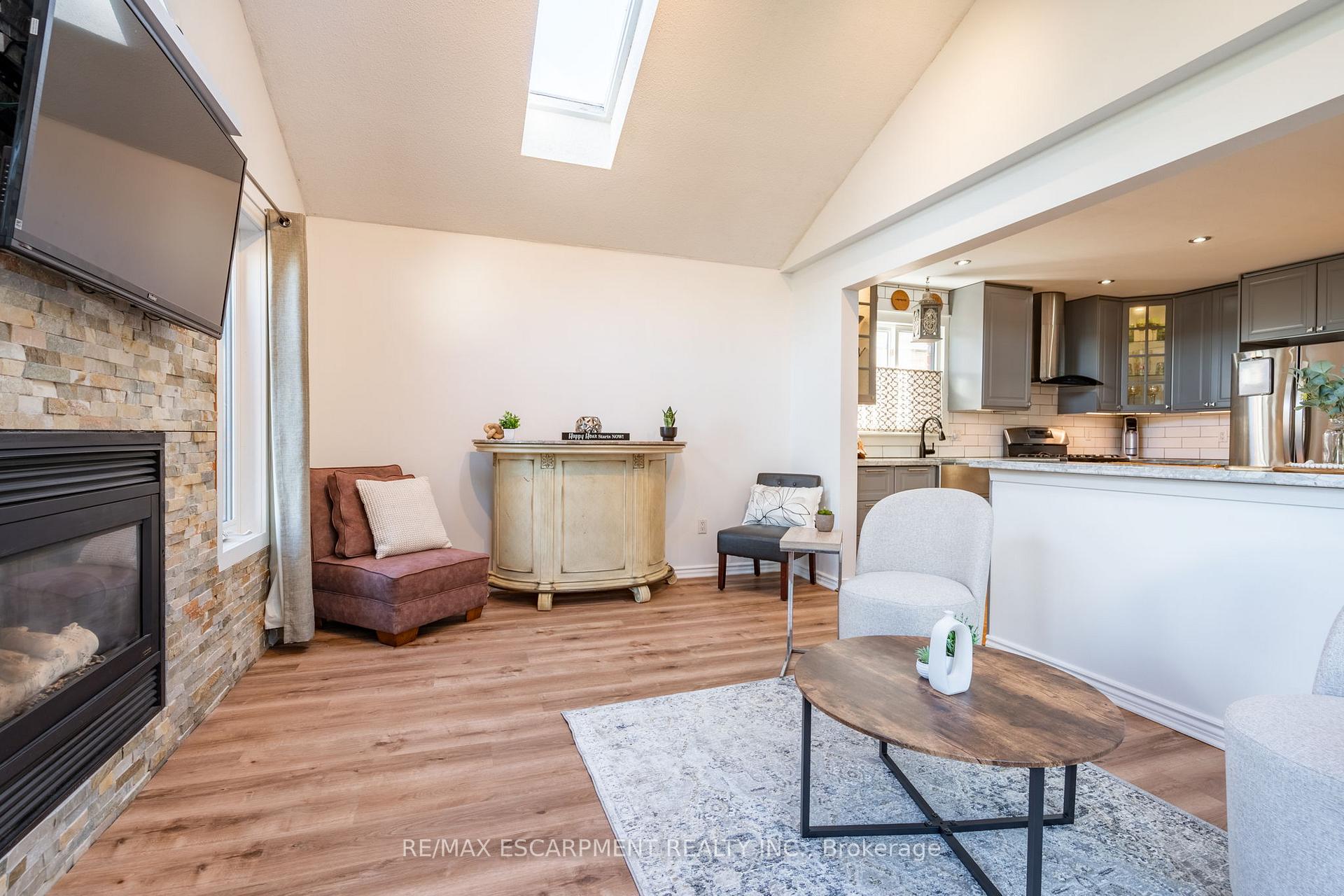 Photo 18 of 138 Beaverbrook Avenue, Hamilton, Broughton — HOMEH