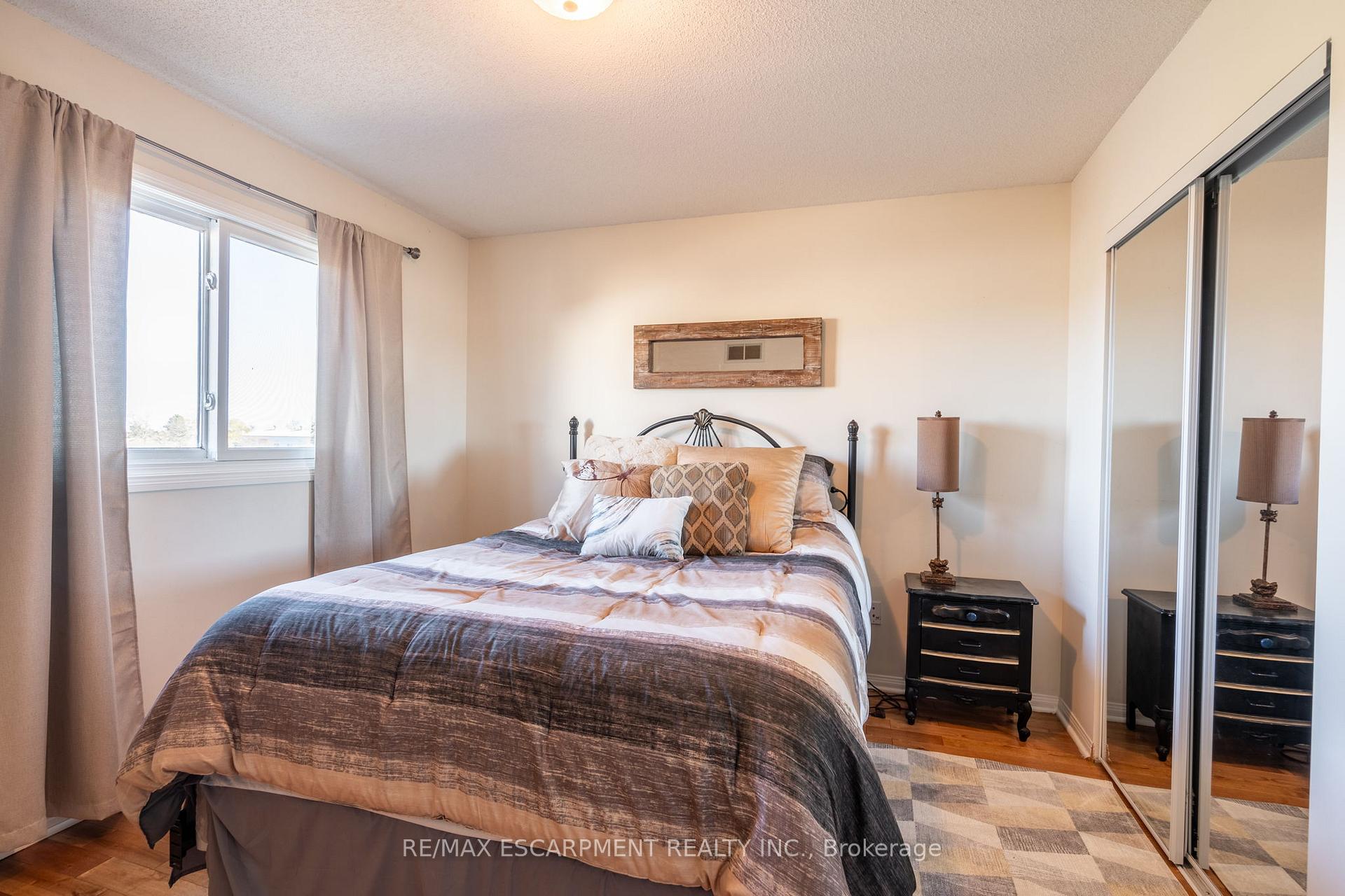 Photo 22 of 138 Beaverbrook Avenue, Hamilton, Broughton — HOMEH