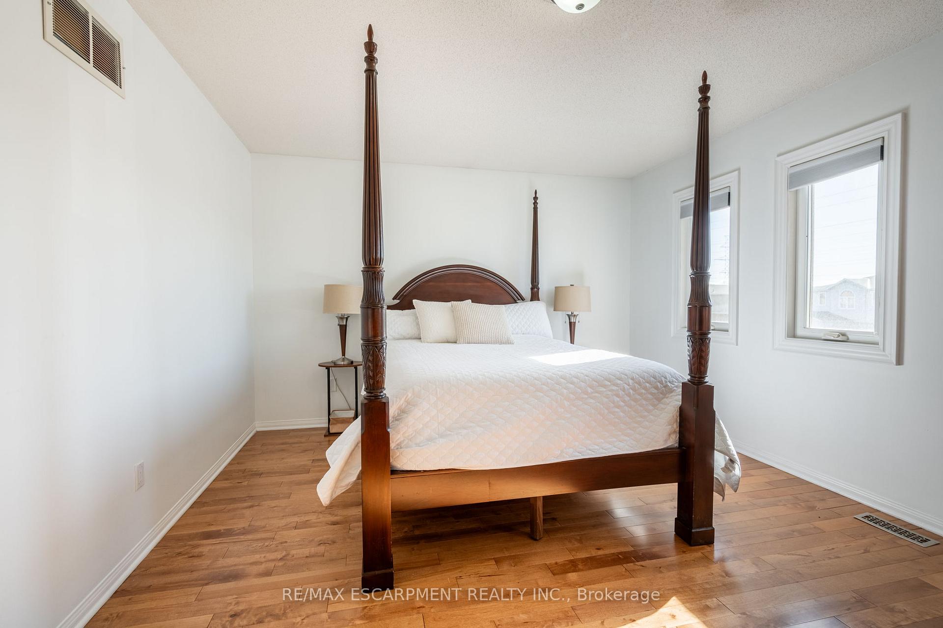 Photo 26 of 138 Beaverbrook Avenue, Hamilton, Broughton — HOMEH