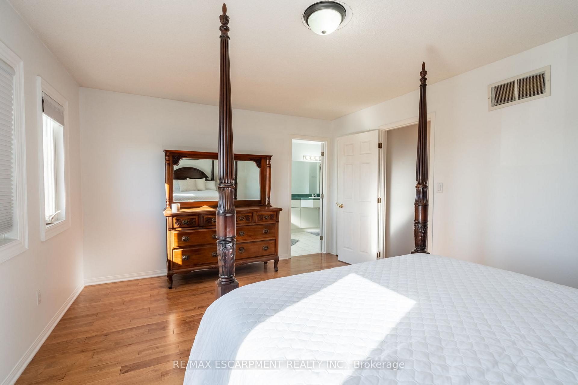 Photo 27 of 138 Beaverbrook Avenue, Hamilton, Broughton — HOMEH