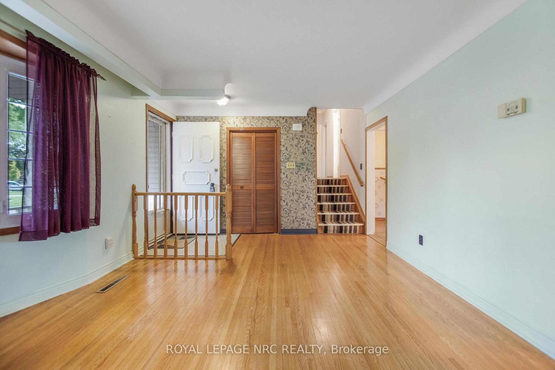 Photo 5 of 22 Rosemount Avenue, St. Catharines, Vine/Linwell — HOMEH