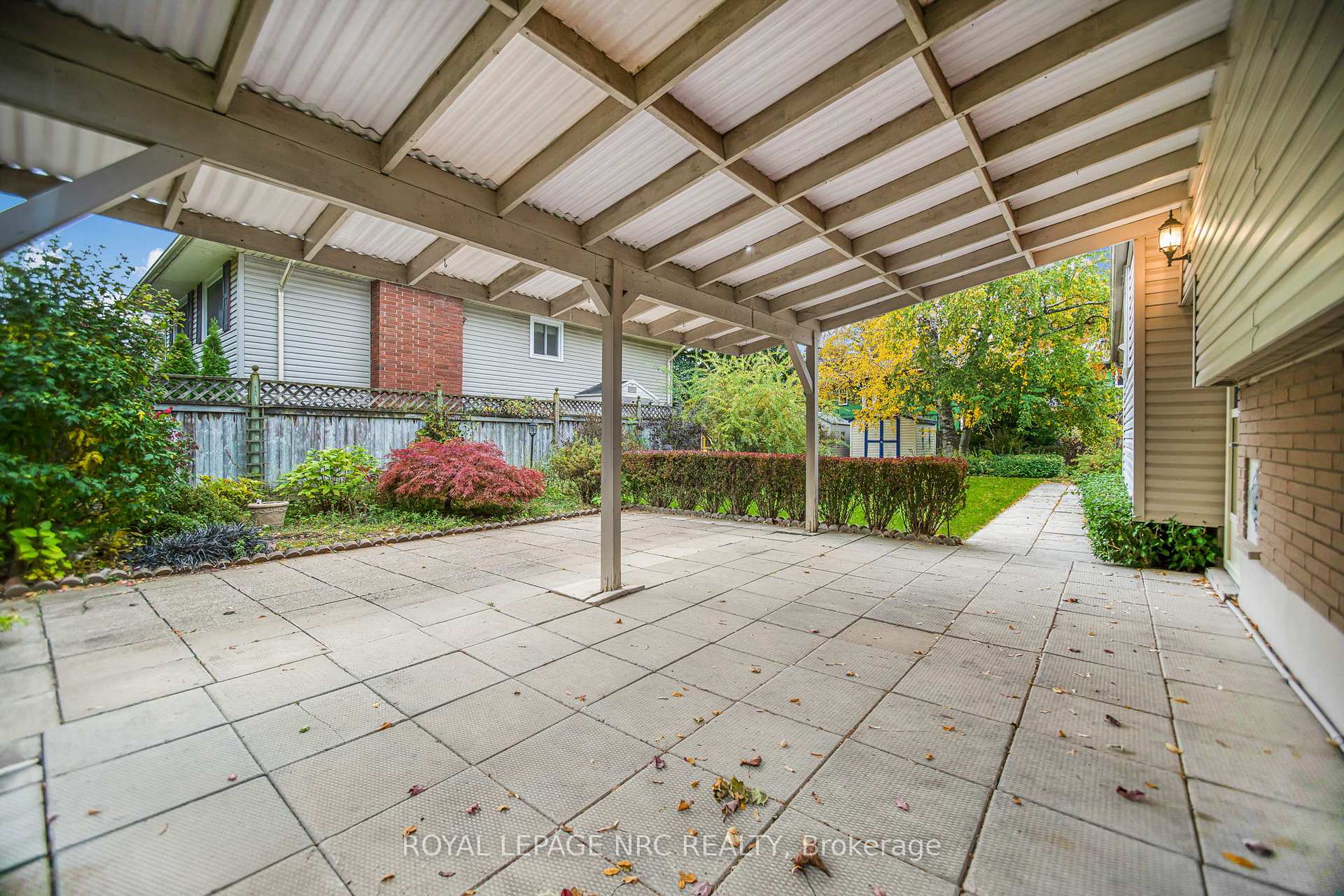 Photo 29 of 22 Rosemount Avenue, St. Catharines, Vine/Linwell — HOMEH
