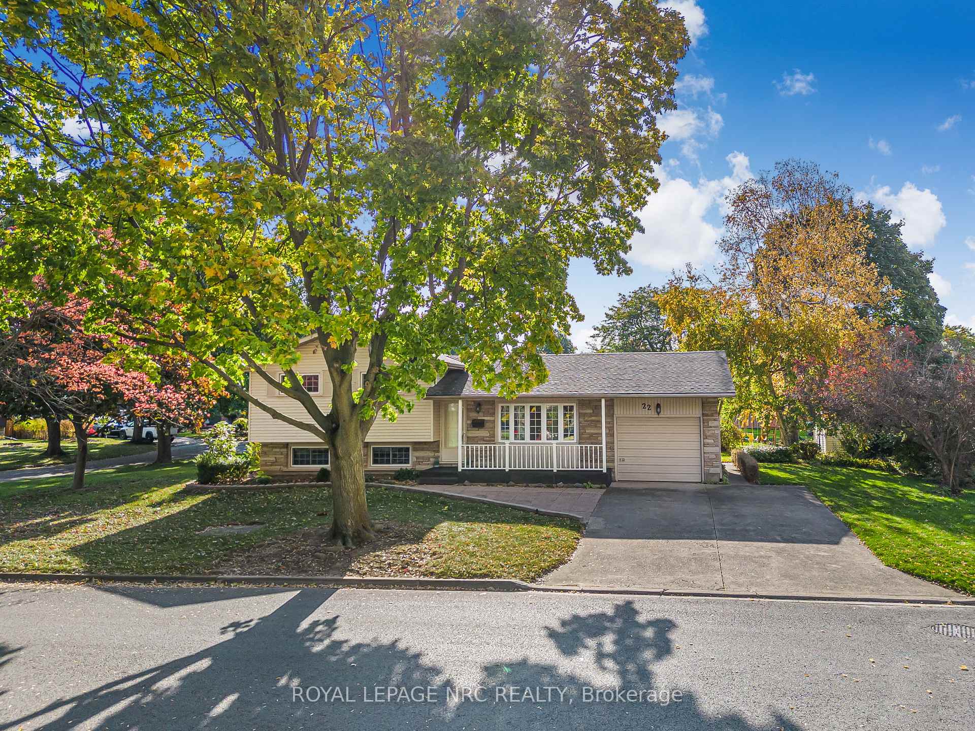 Photo 37 of 22 Rosemount Avenue, St. Catharines, Vine/Linwell — HOMEH