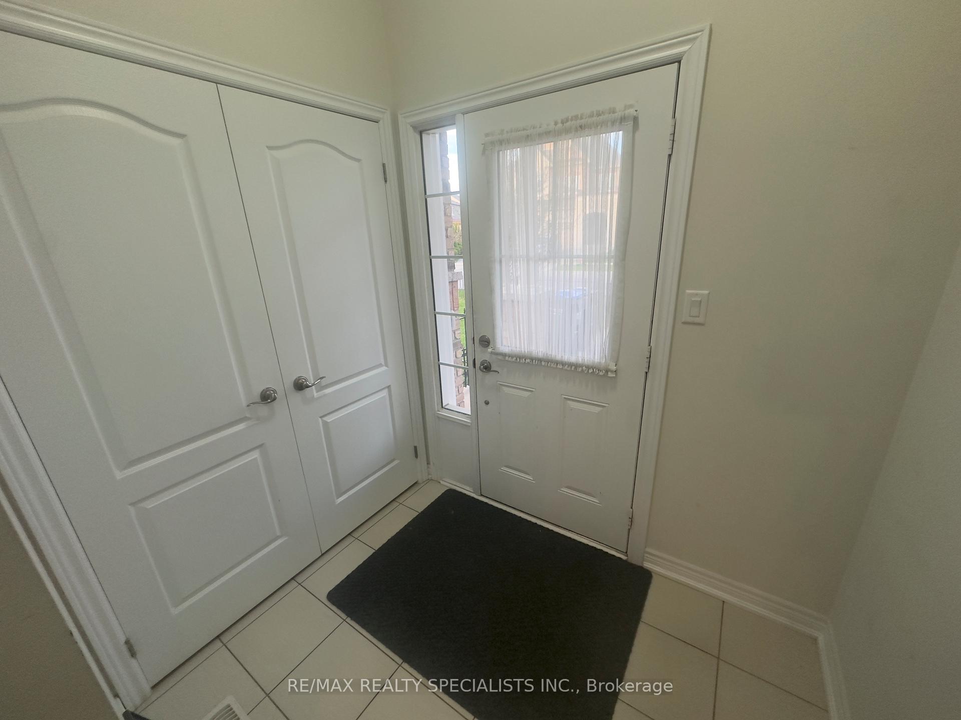 Photo 4 of Unit Main & Upp, 90 Tundra Road, Caledon, Rural Caledon — HOMEH