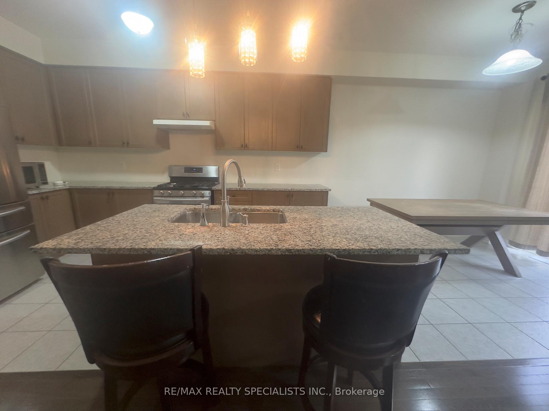 Photo 12 of Unit Main & Upp, 90 Tundra Road, Caledon, Rural Caledon — HOMEH