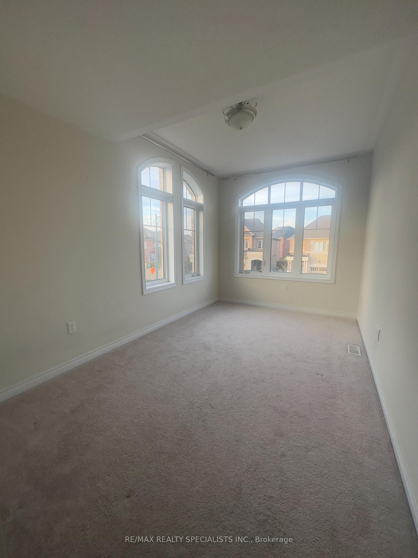 Photo 19 of Unit Main & Upp, 90 Tundra Road, Caledon, Rural Caledon — HOMEH