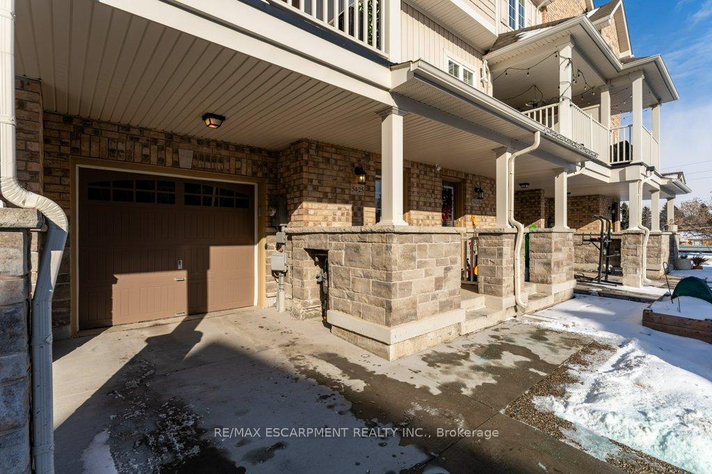 Photo 2 of Unit 25, 54 Nisbet Boulevard, Hamilton, Waterdown — HOMEH