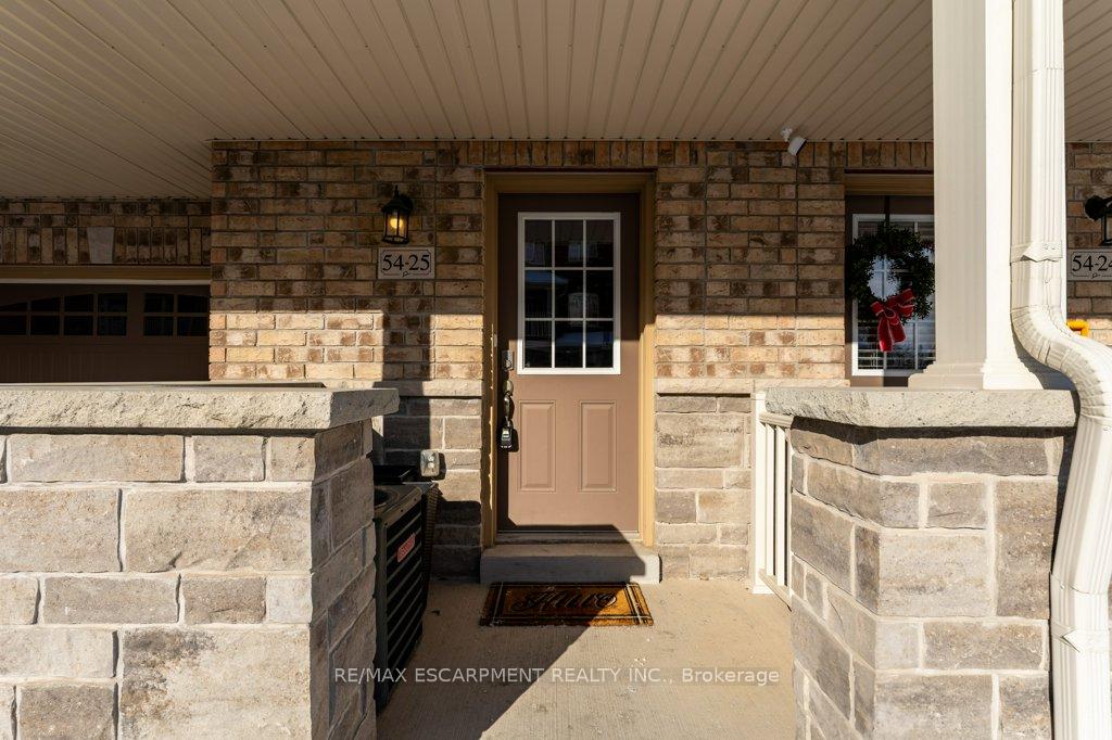 Photo 3 of Unit 25, 54 Nisbet Boulevard, Hamilton, Waterdown — HOMEH