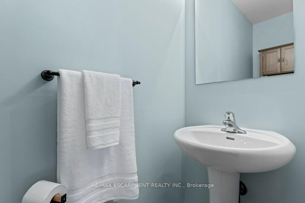 Photo 7 of Unit 25, 54 Nisbet Boulevard, Hamilton, Waterdown — HOMEH