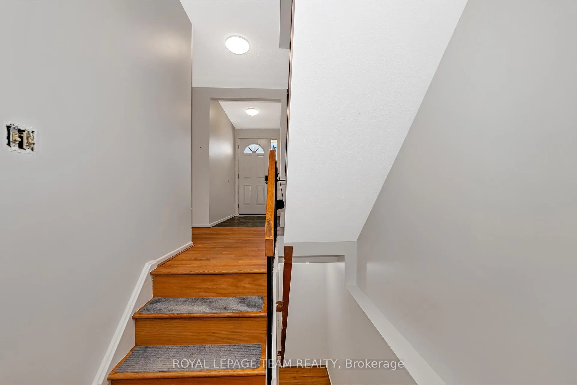 Photo 6 of Unit 10, 31 Malvern Drive, Ottawa, Barrhaven - Pheasant Run — HOMEH