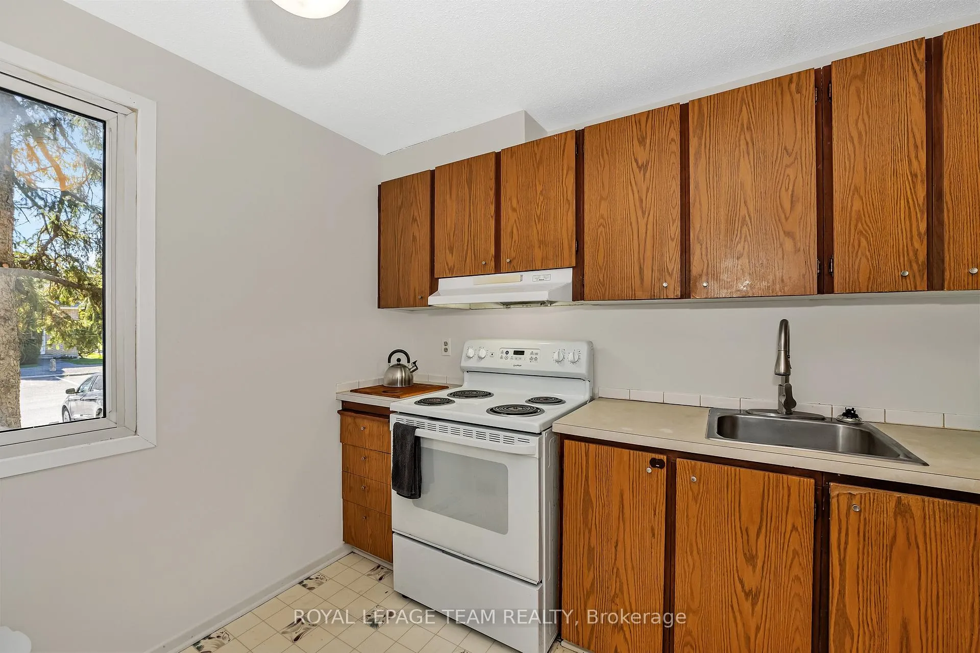Photo 19 of Unit 10, 31 Malvern Drive, Ottawa, Barrhaven - Pheasant Run — HOMEH