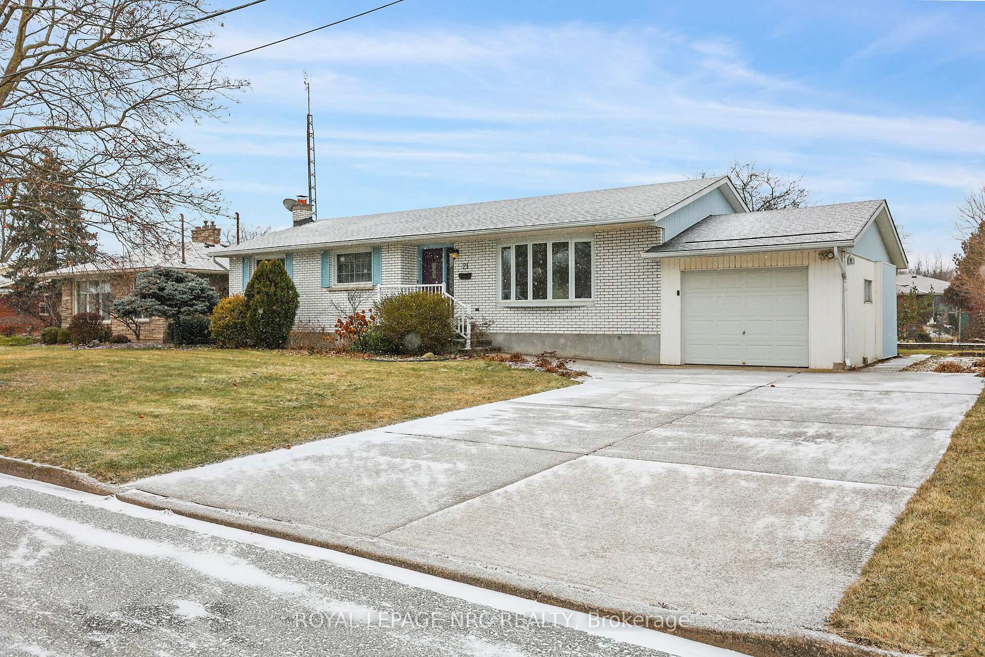 Photo 1 of 21 Beacon Hill Drive, St. Catharines, Burleigh Hill — HOMEH