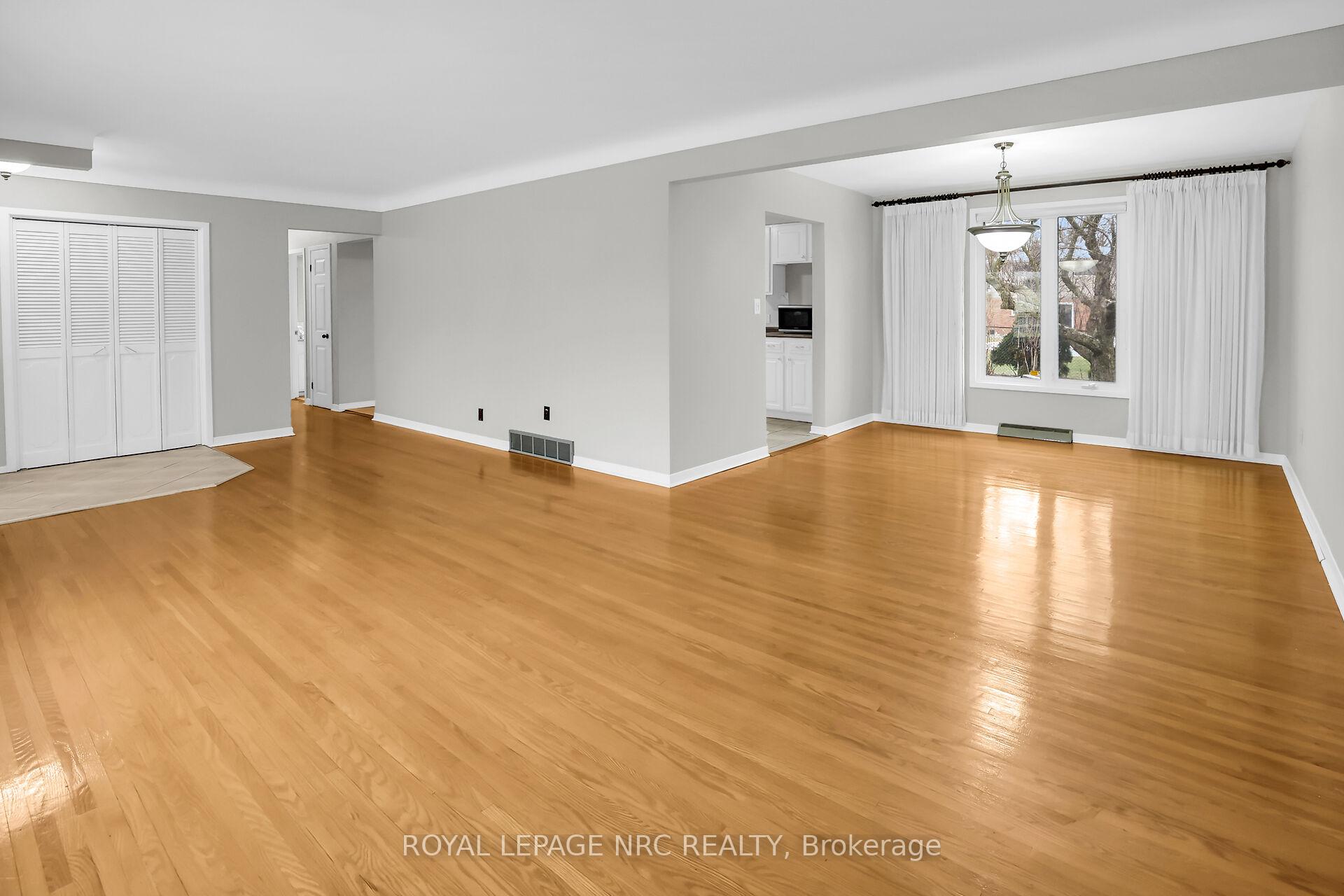 Photo 8 of 21 Beacon Hill Drive, St. Catharines, Burleigh Hill — HOMEH