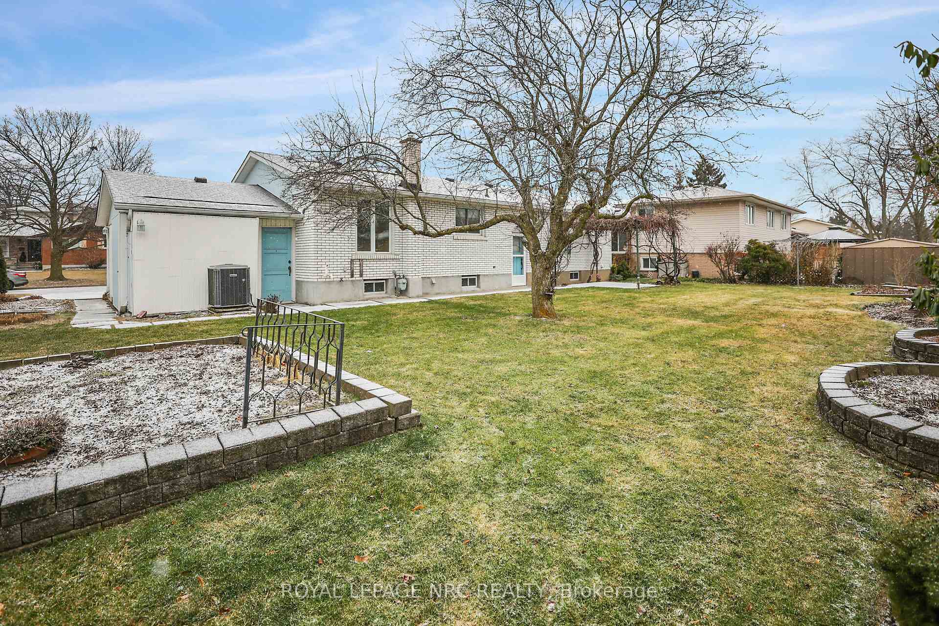 Photo 69 of 21 Beacon Hill Drive, St. Catharines, Burleigh Hill — HOMEH