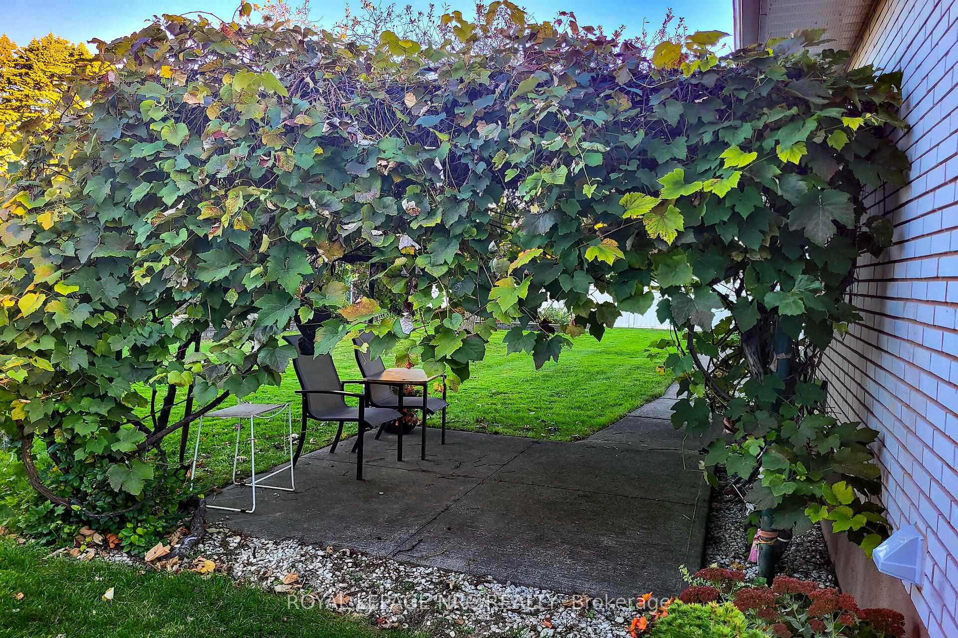 Photo 73 of 21 Beacon Hill Drive, St. Catharines, Burleigh Hill — HOMEH