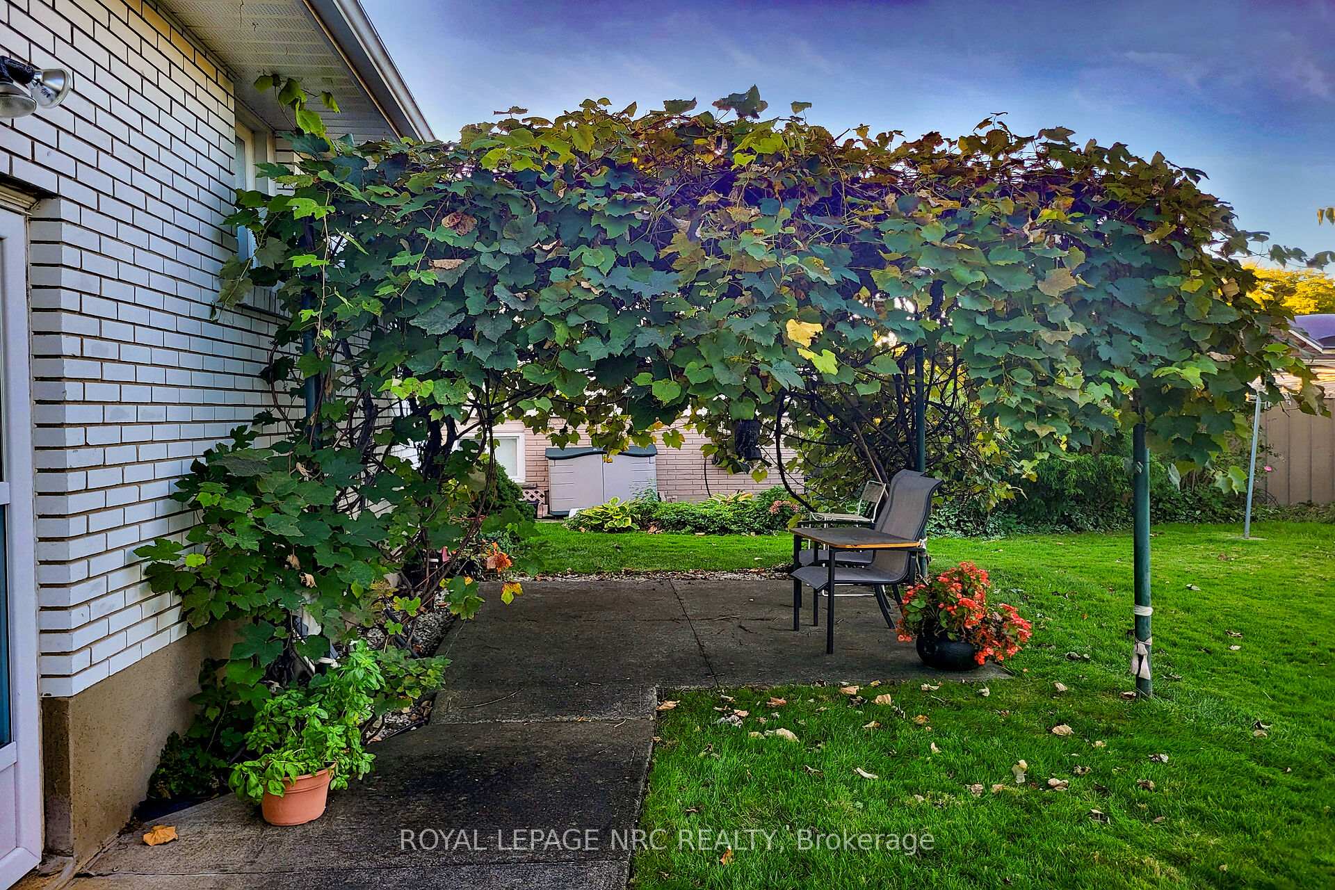 Photo 74 of 21 Beacon Hill Drive, St. Catharines, Burleigh Hill — HOMEH